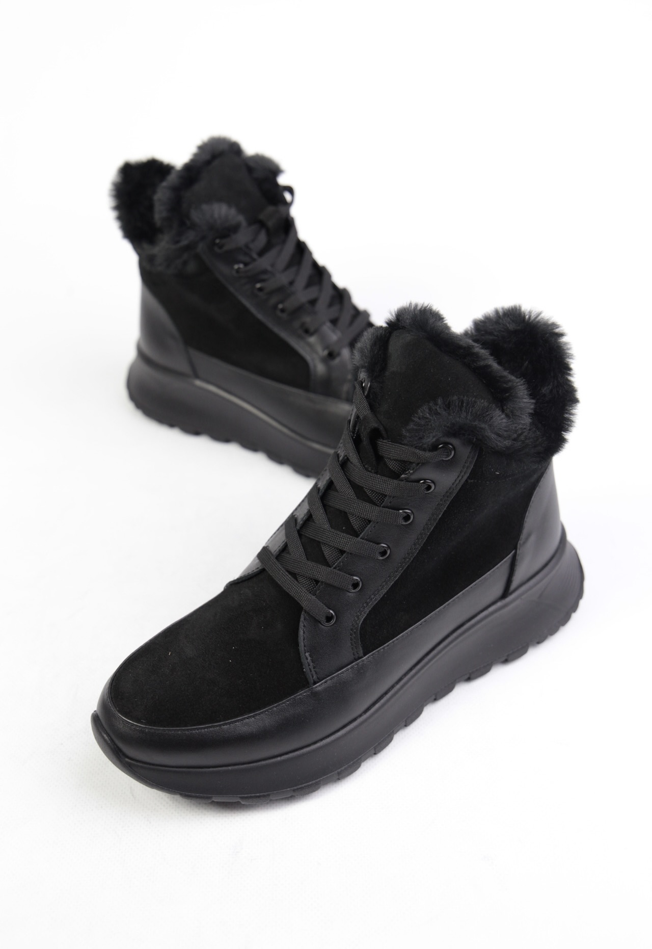 картинка Ботинки замшевые Benito от магазина Pratik