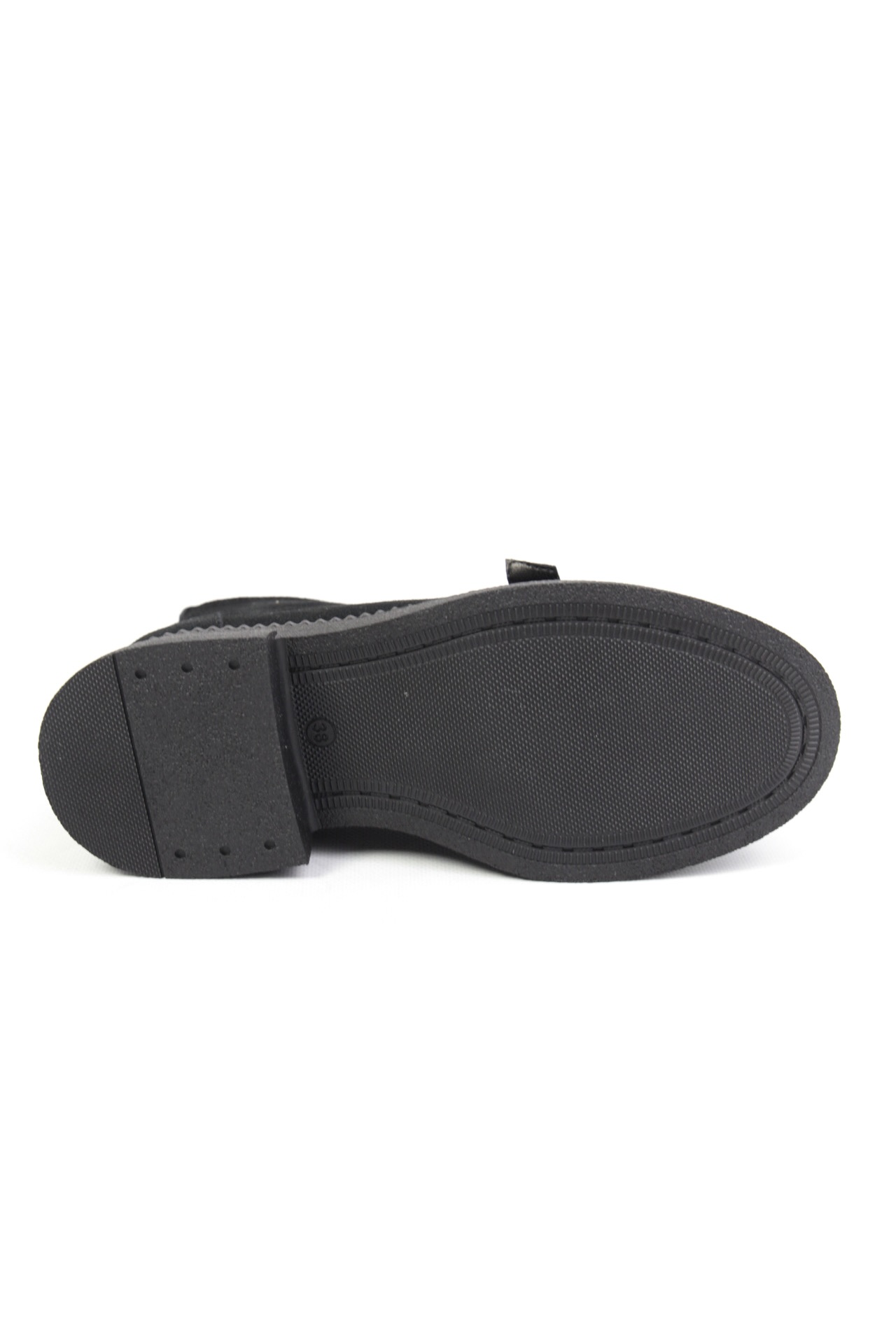 картинка Ботинки замшевые Benito от магазина Pratik