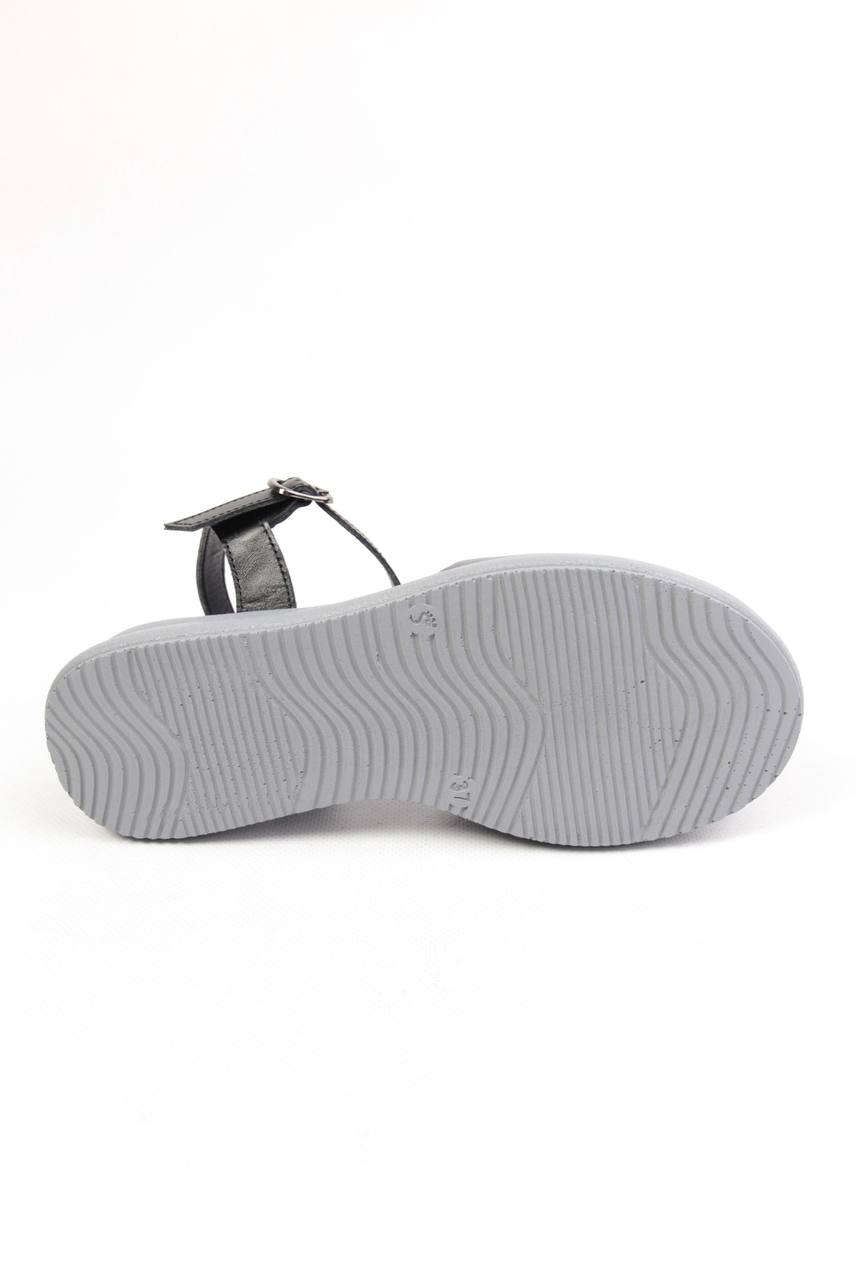 картинка Босоножки кожаные Benito от магазина Pratik