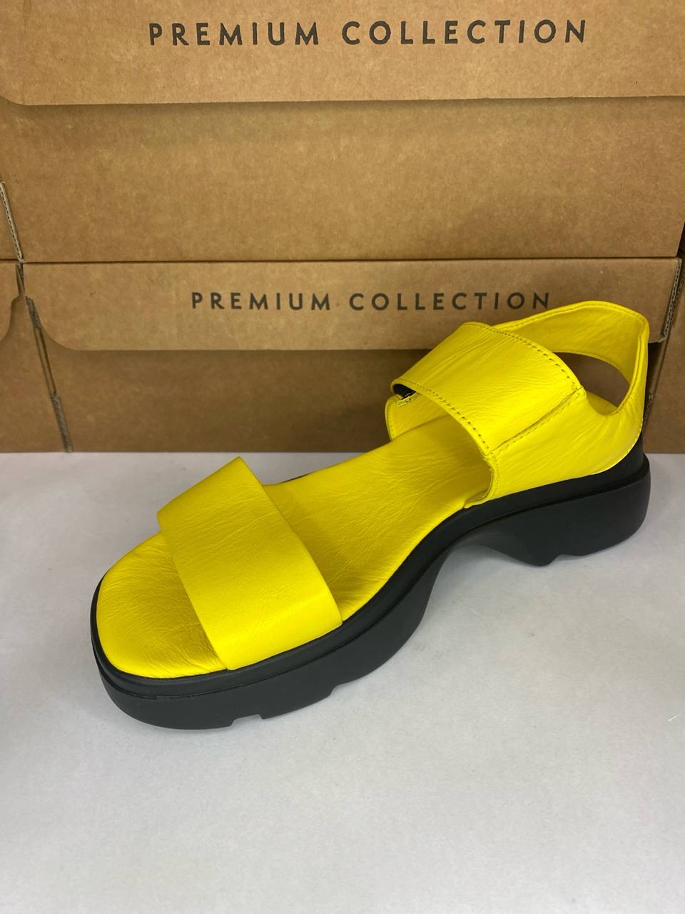 картинка Босоножки кожаные Benito от магазина Pratik