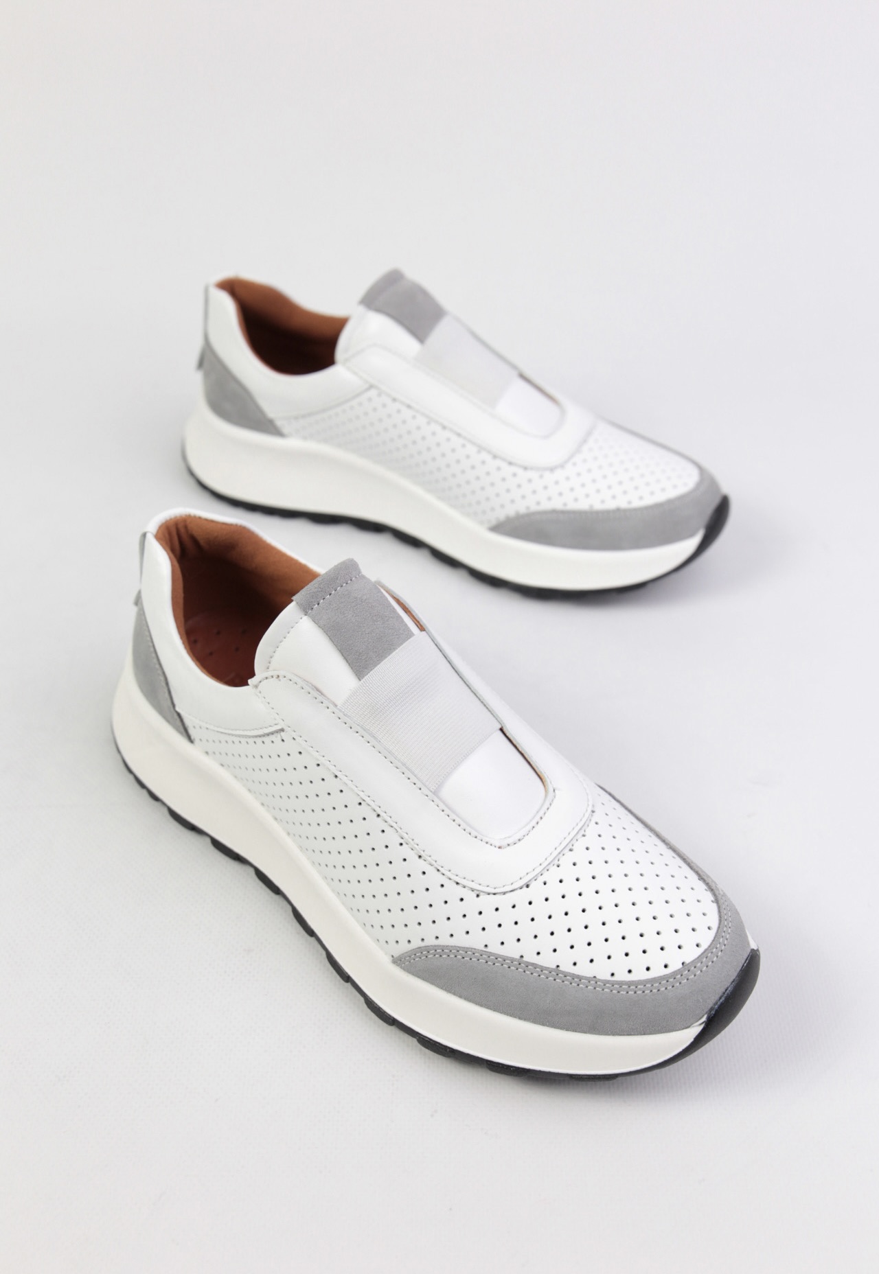 картинка  Кроссовки кожаные Benito от магазина Pratik