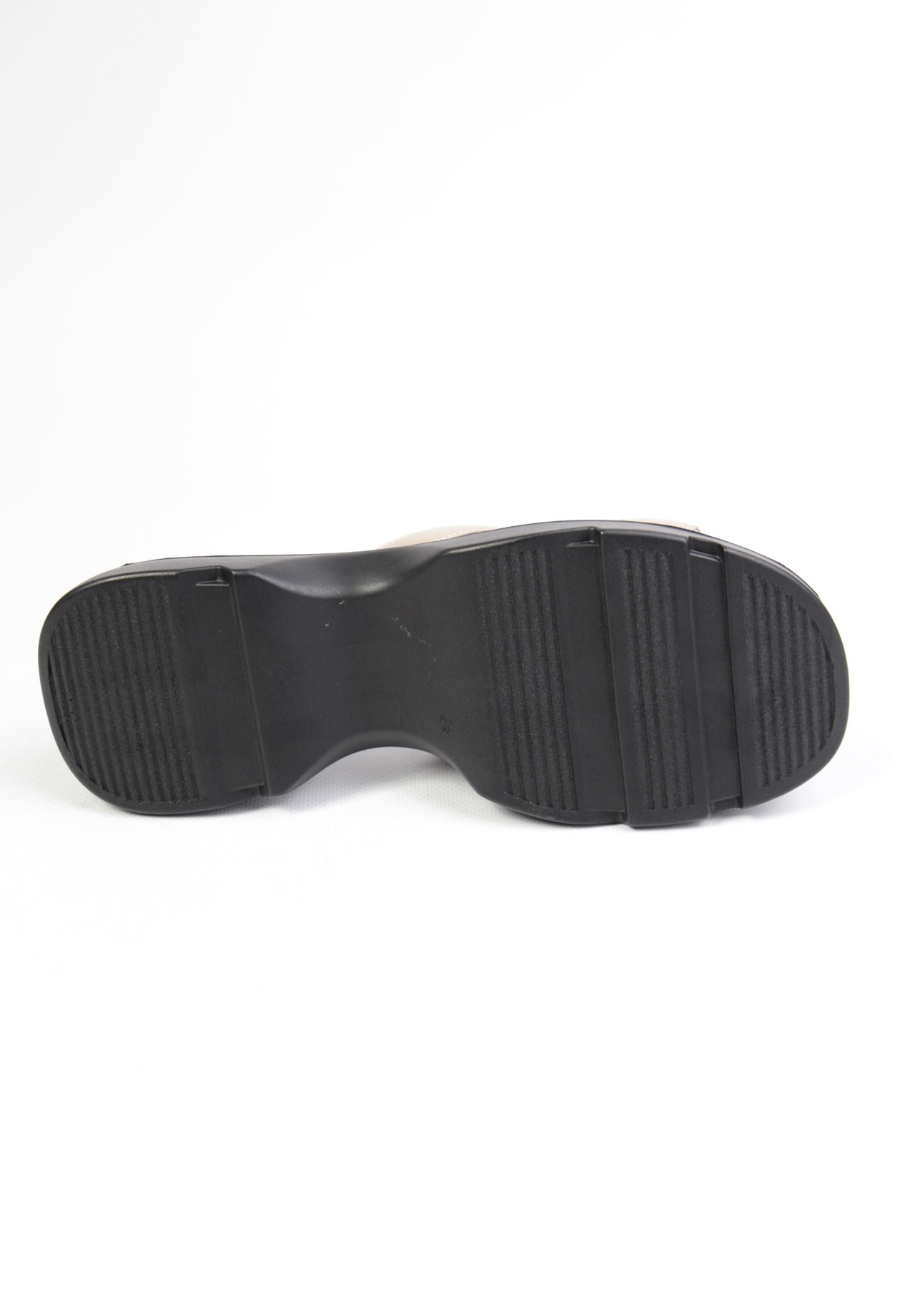 картинка Шлепанцы кожаные Benito от магазина Pratik