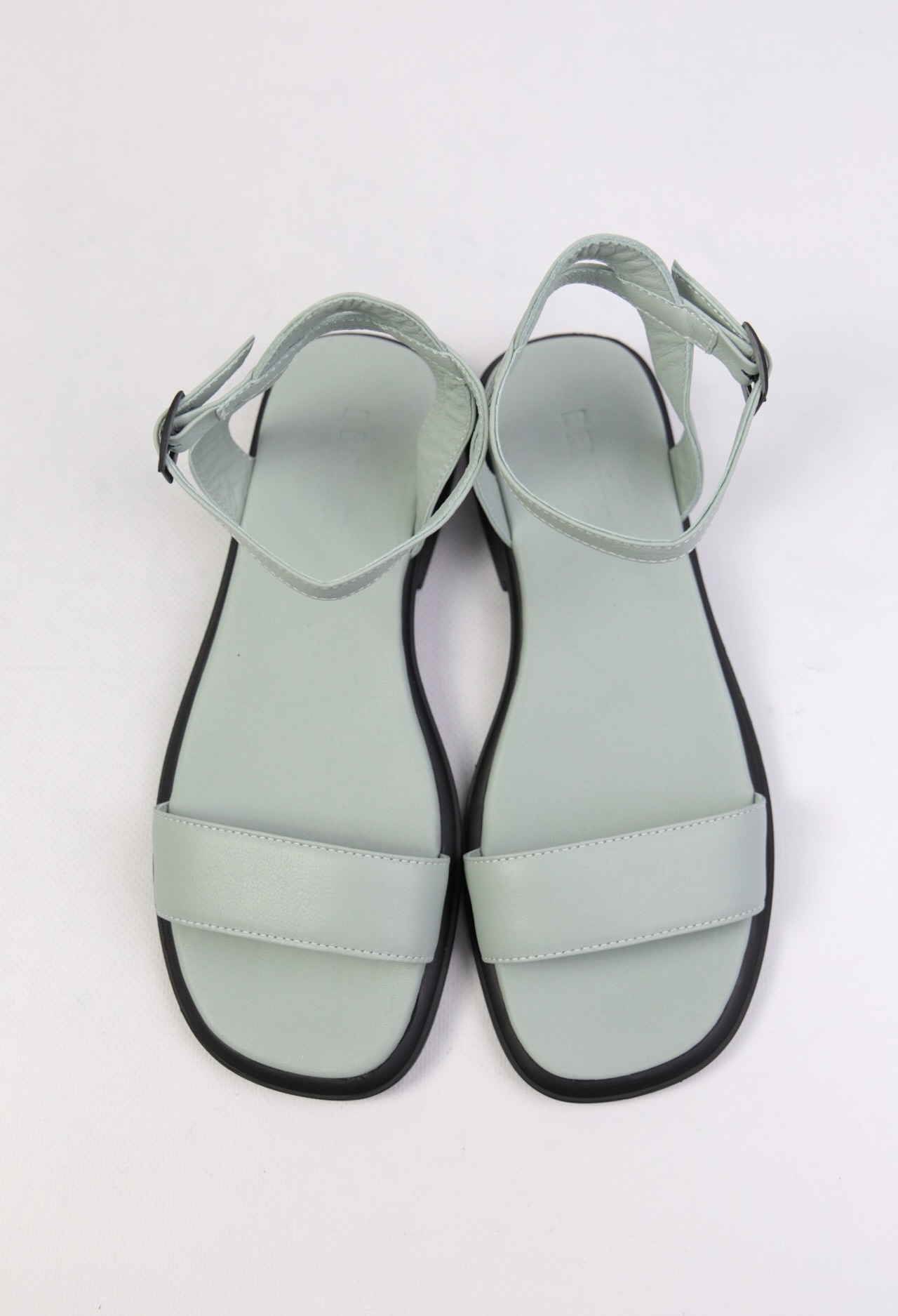 картинка Сандалии кожаные Benito от магазина Pratik