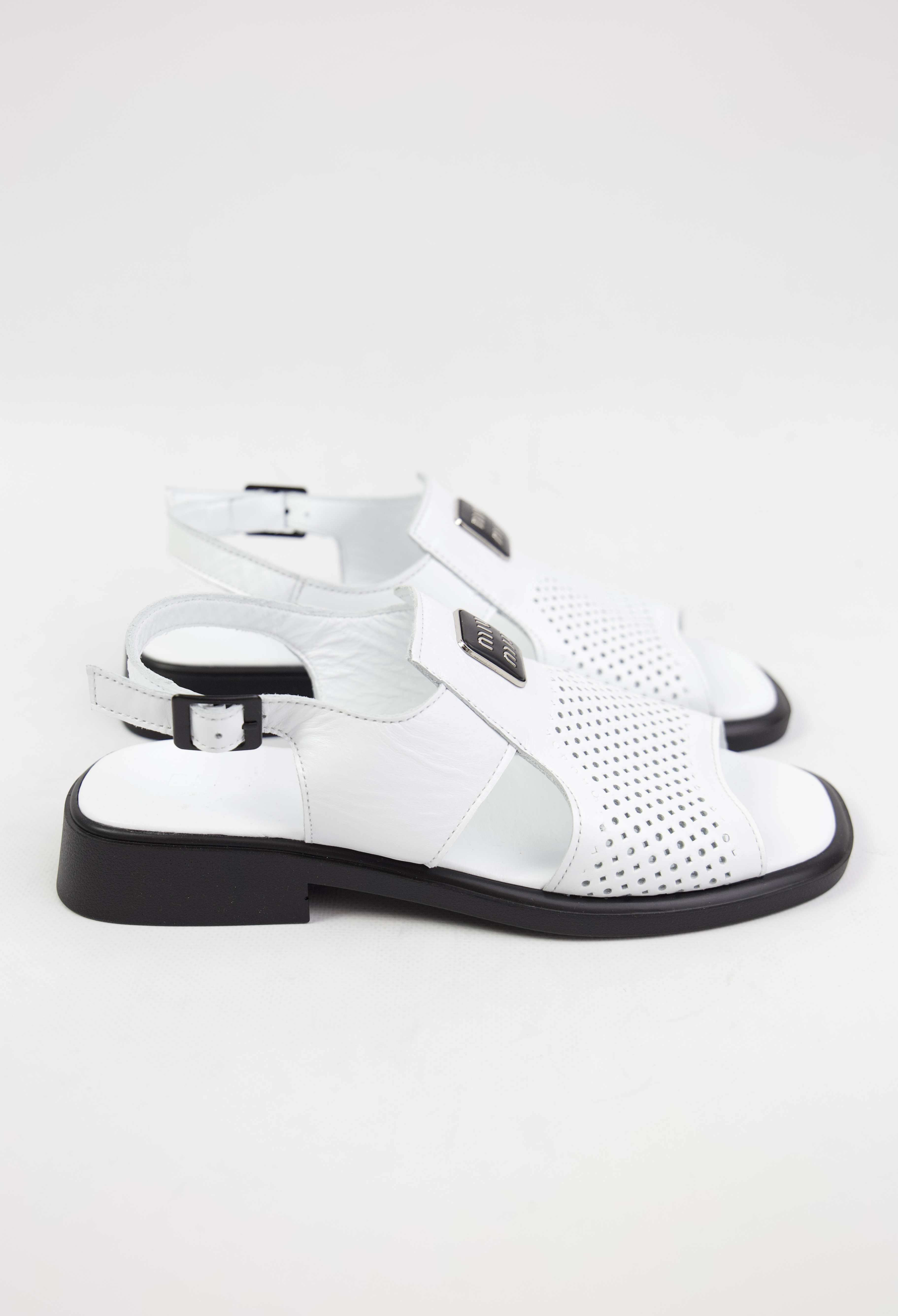 картинка Сандалии кожаные Benito от магазина Pratik