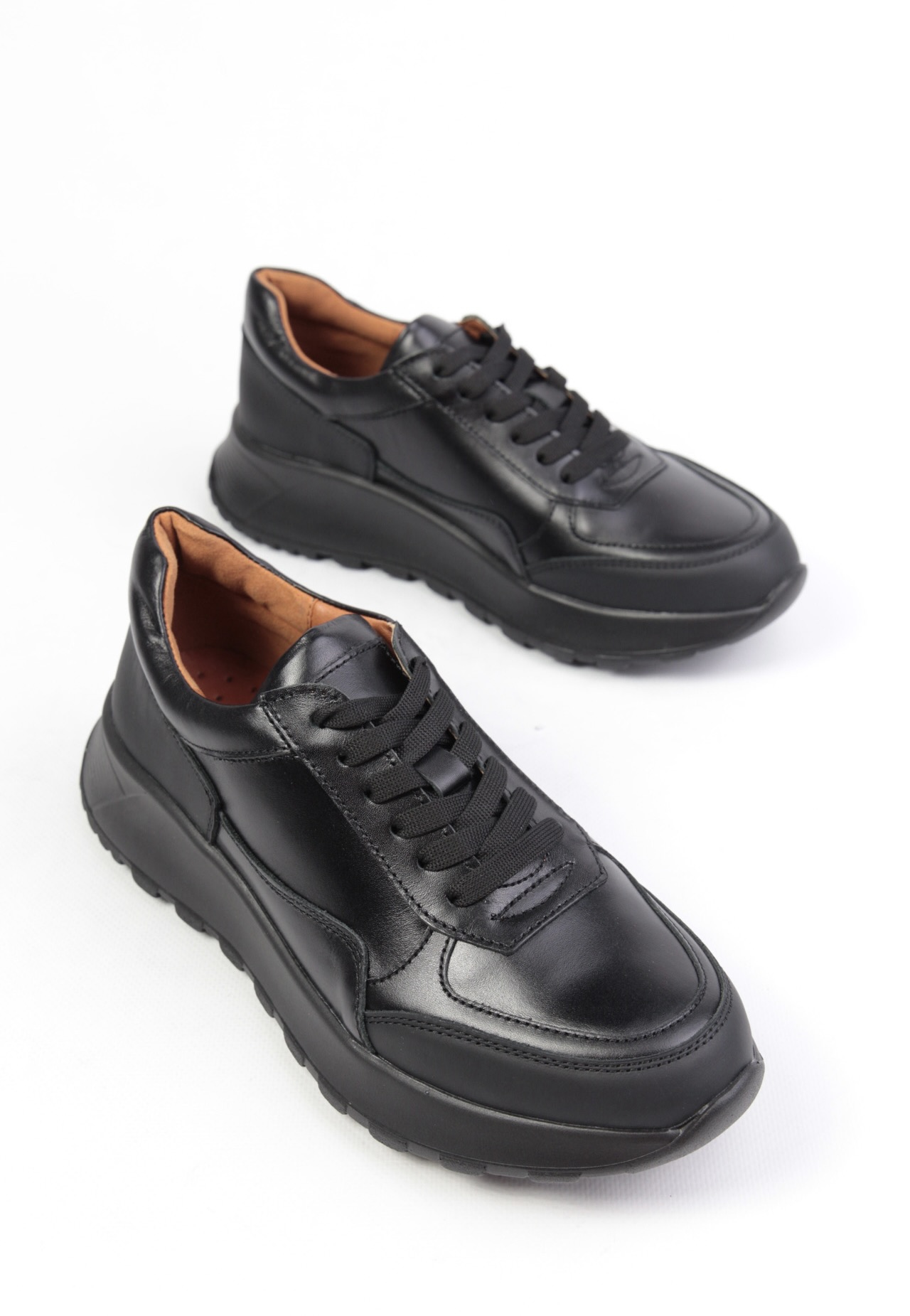 картинка Кроссовки кожаные Benito от магазина Pratik