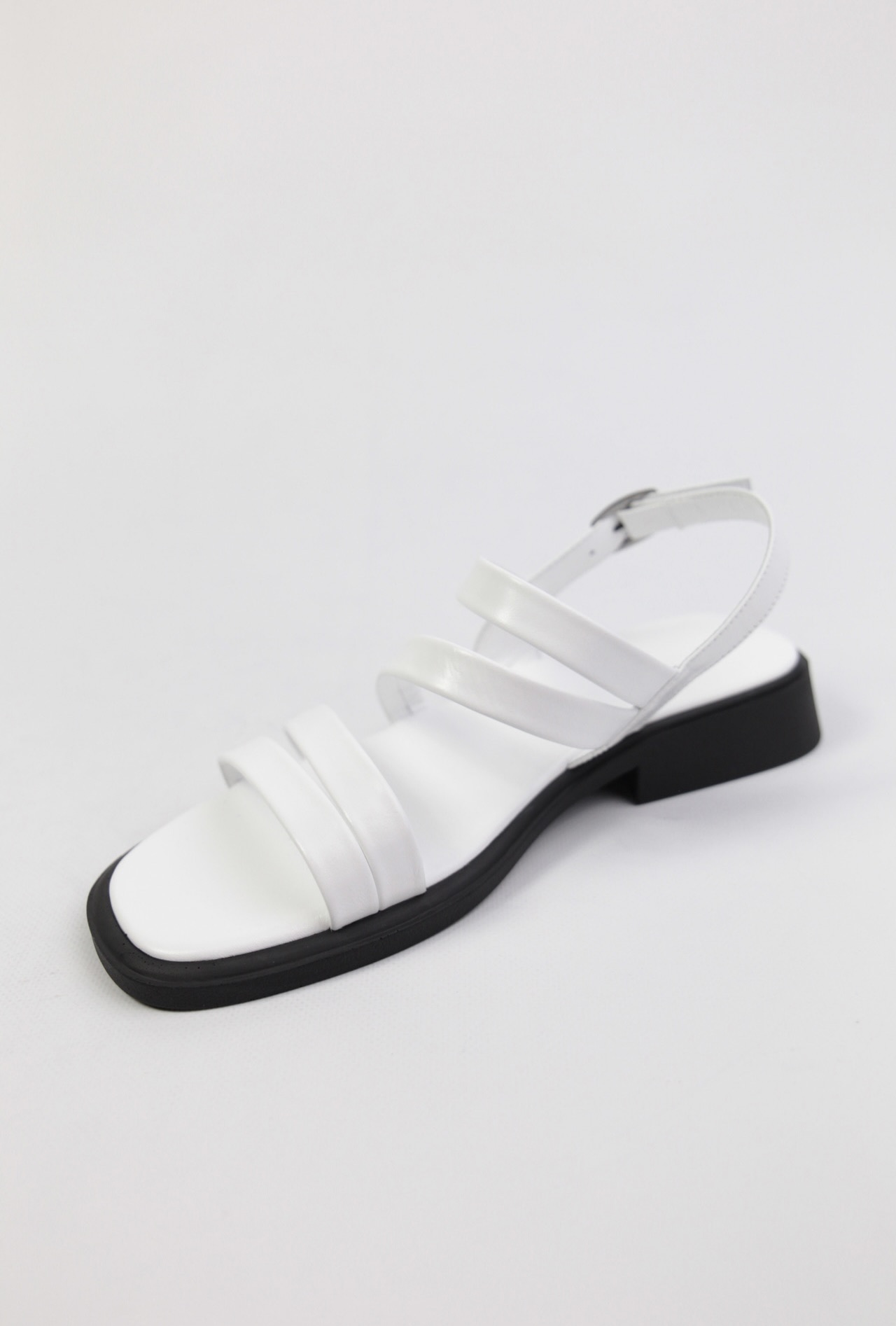 картинка Сандалии кожаные Benito от магазина Pratik