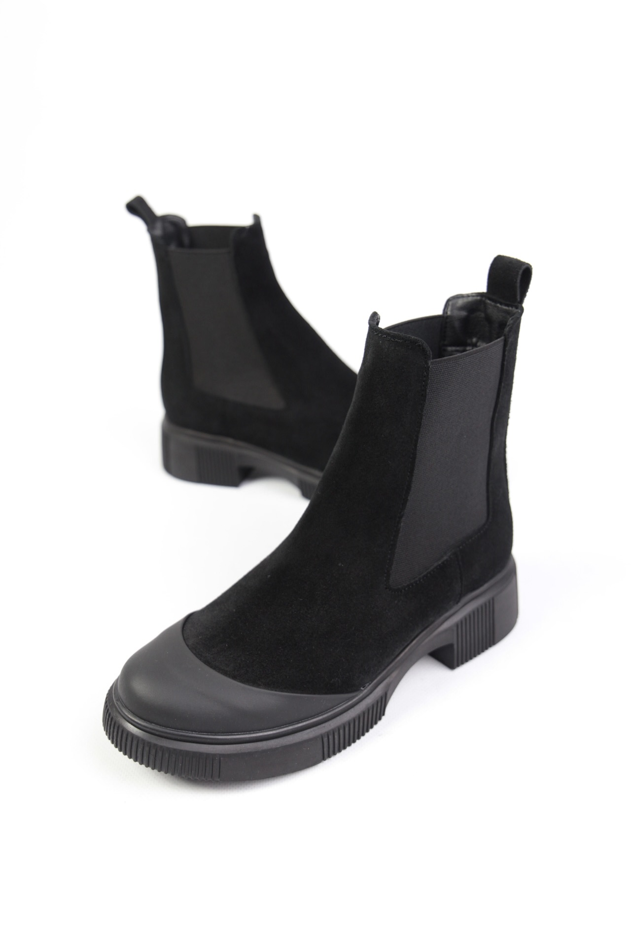 картинка Ботинки замшевые Benito от магазина Pratik