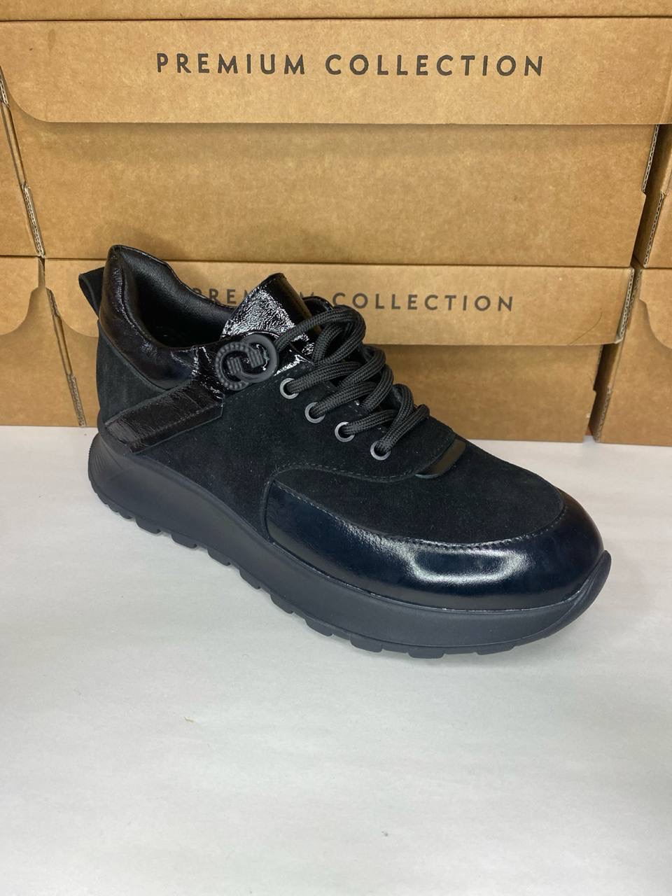 картинка Полуботинки замшевые Benito от магазина Pratik