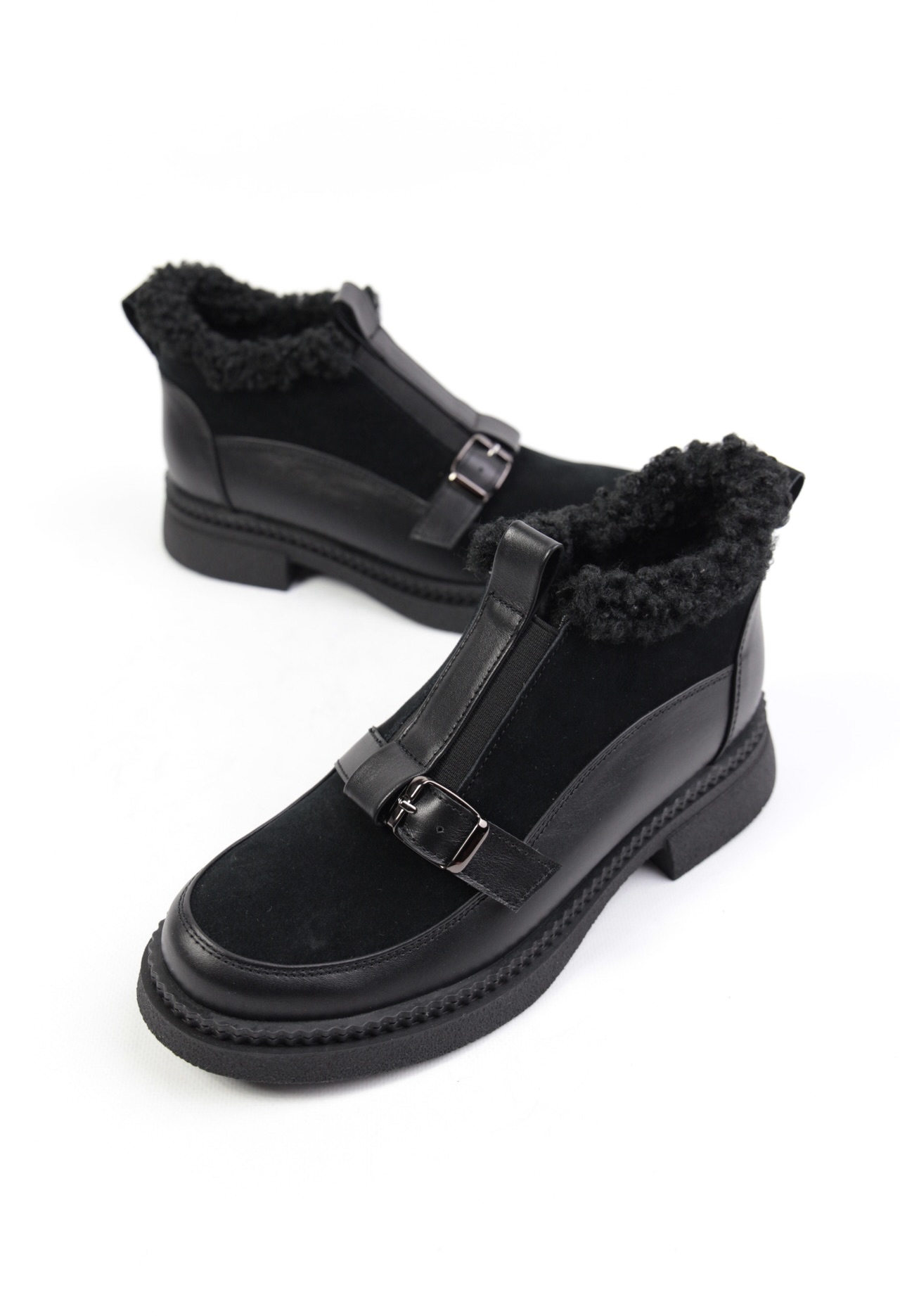 картинка Ботинки замшевые Benito от магазина Pratik