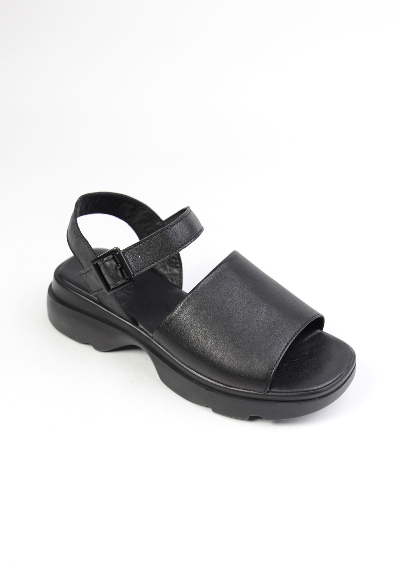 картинка Босоножки кожаные Benito от магазина Pratik