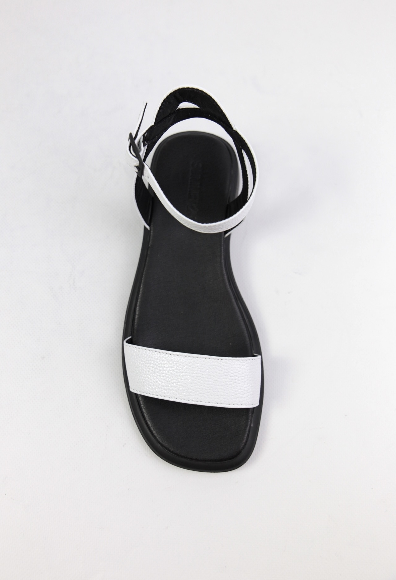 картинка Сандалии кожаные Benito от магазина Pratik