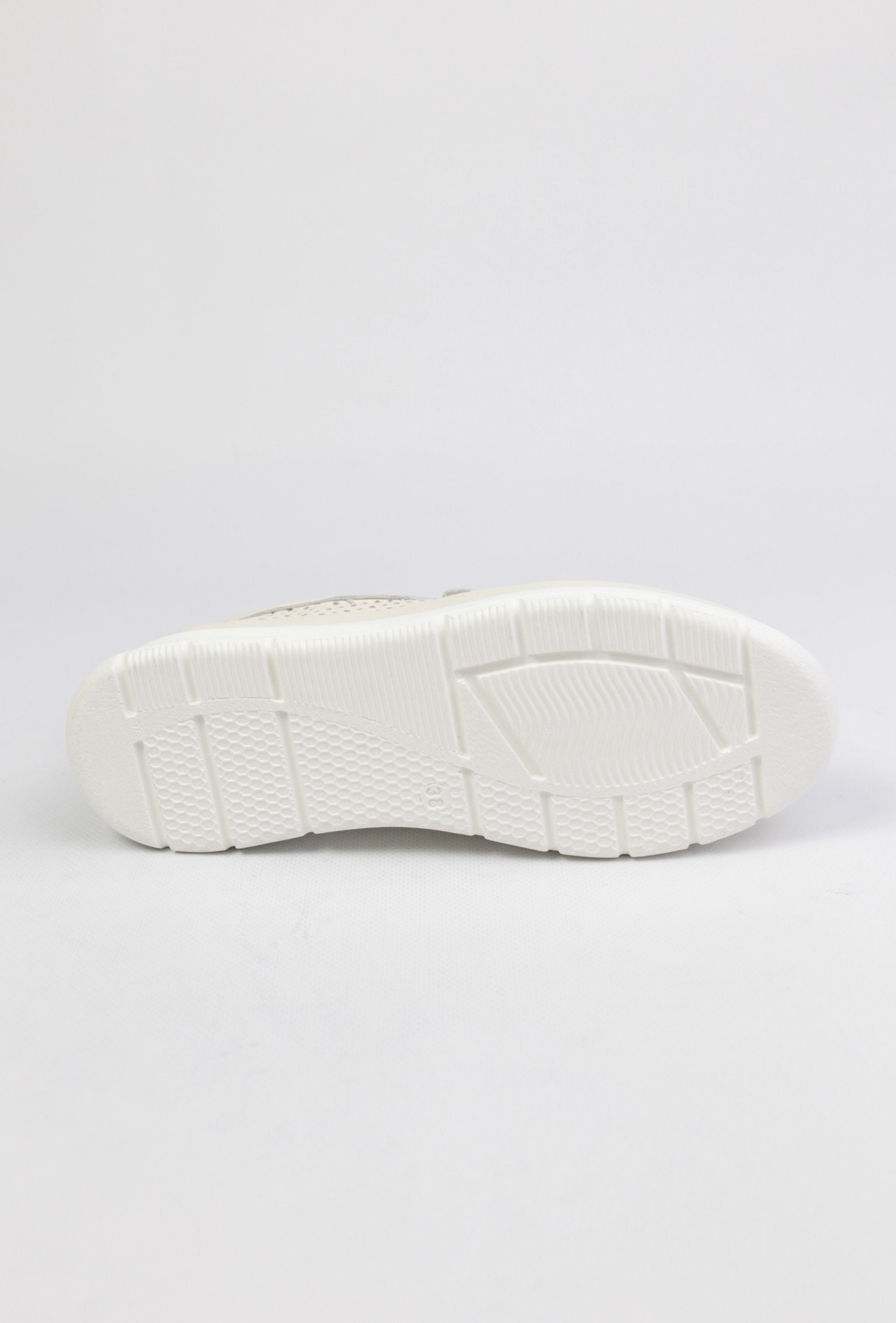 картинка Кроссовки кожаные Benito от магазина Pratik