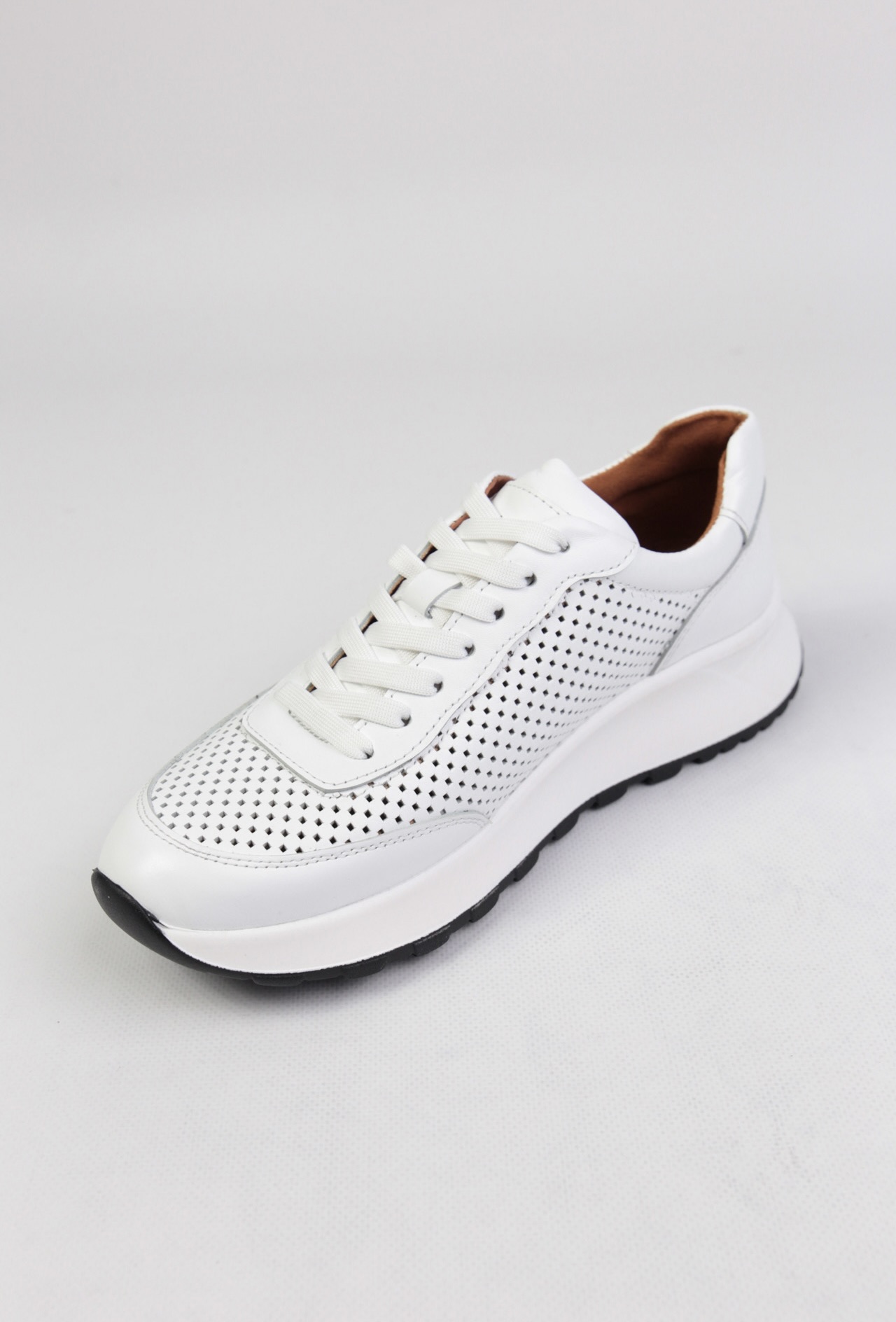 картинка Кроссовки кожаные Benito от магазина Pratik