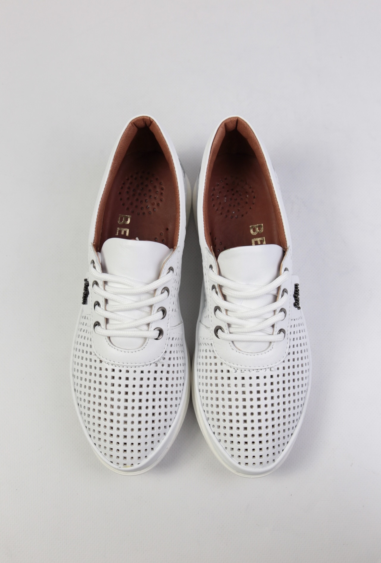 картинка Кроссовки кожаные Benito от магазина Pratik