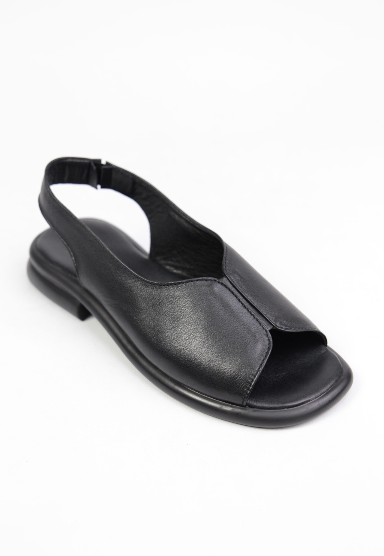 картинка Сандалии кожаные Benito от магазина Pratik