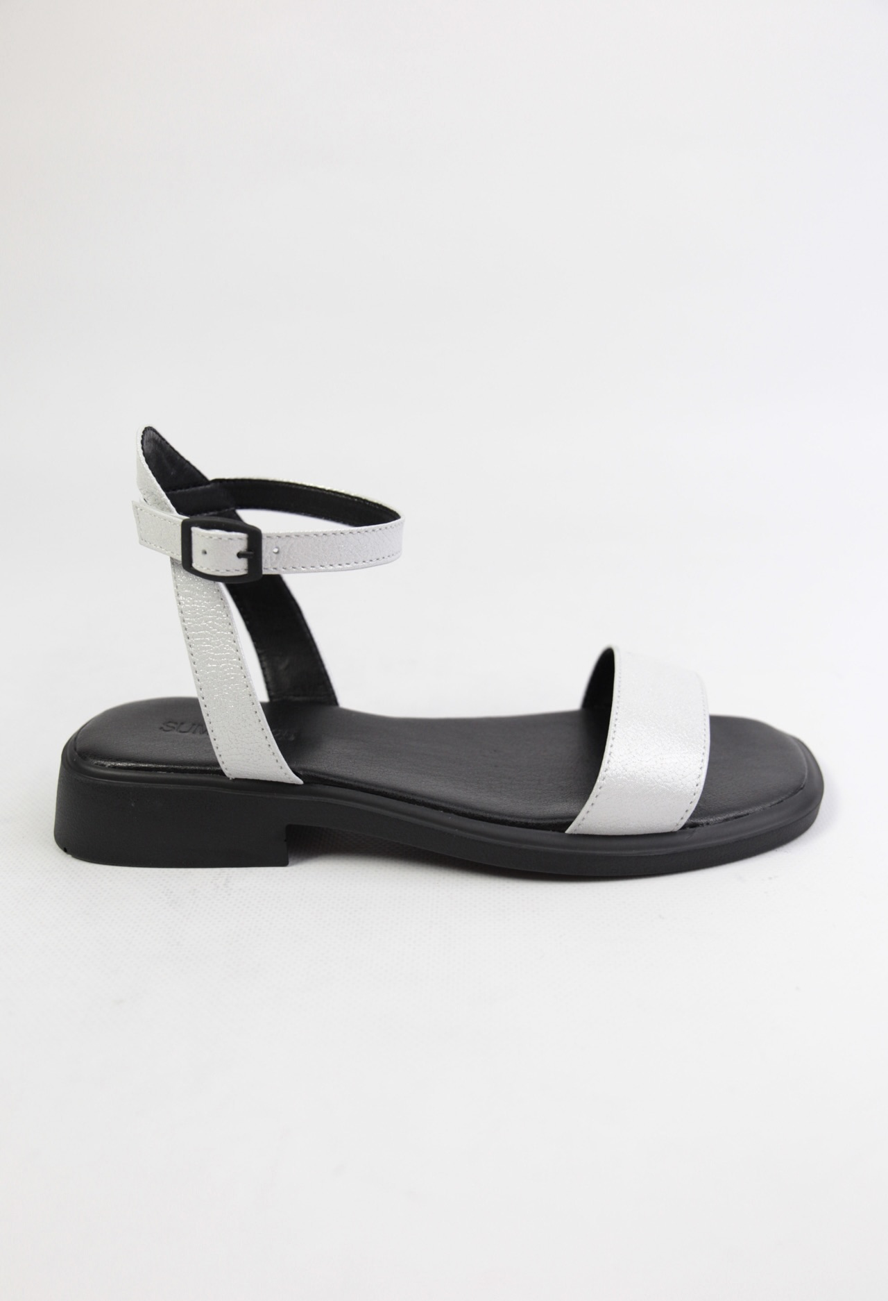 картинка Сандалии кожаные Benito от магазина Pratik