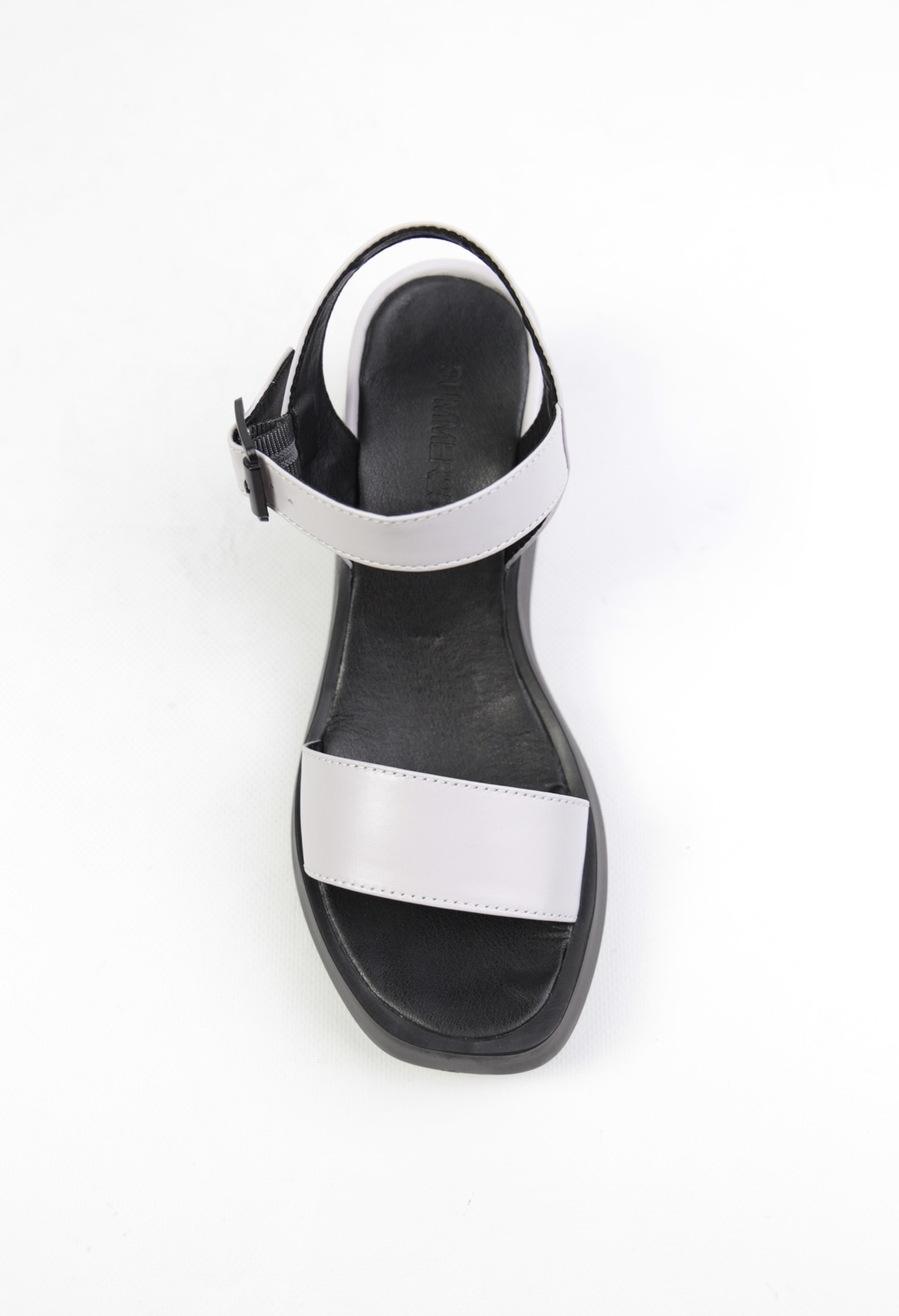 картинка Босоножки кожаные Benito от магазина Pratik