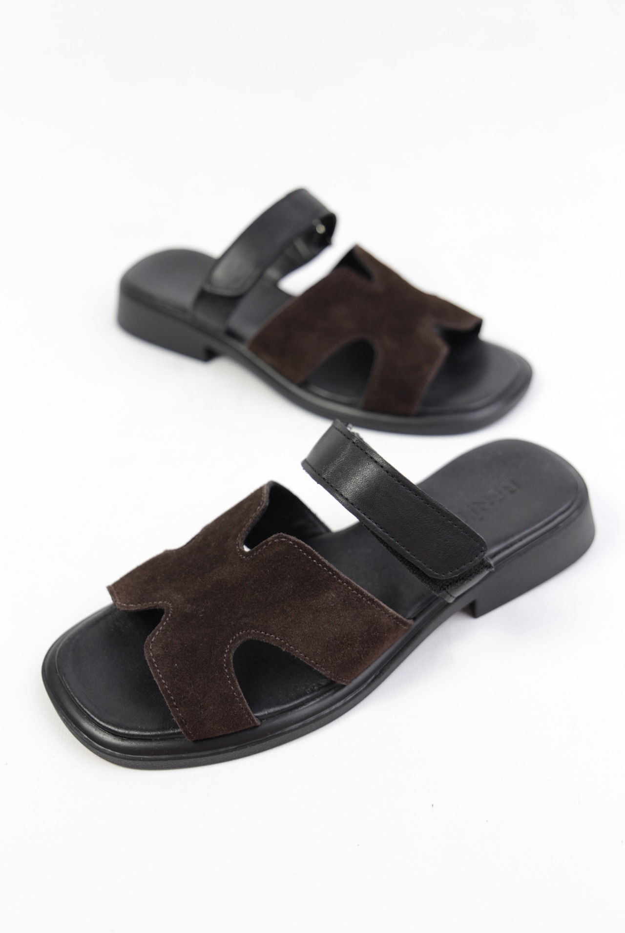 картинка Замшеві шльопанці Benito от магазина Pratik