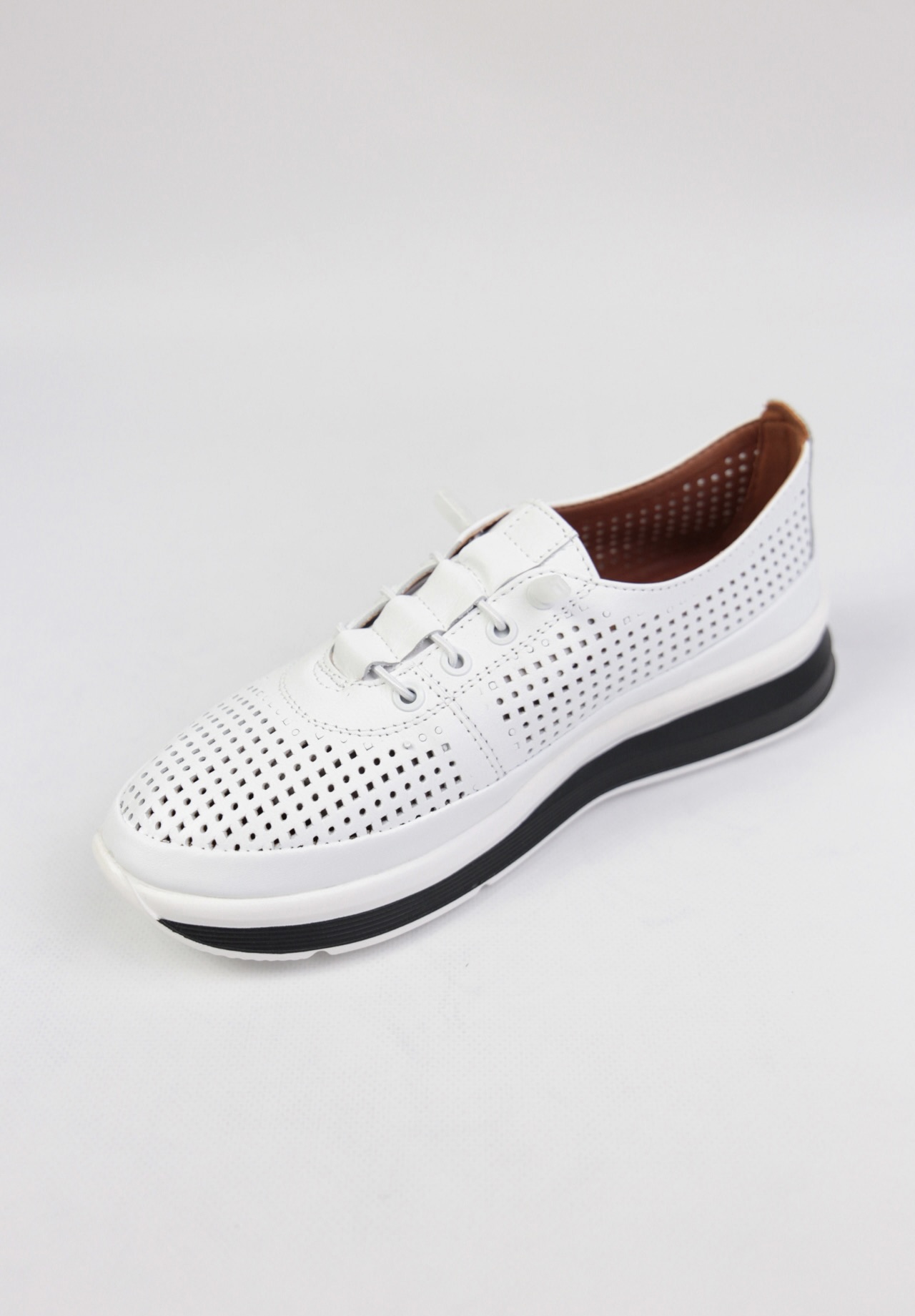 картинка Кроссовки кожаные Benito от магазина Pratik