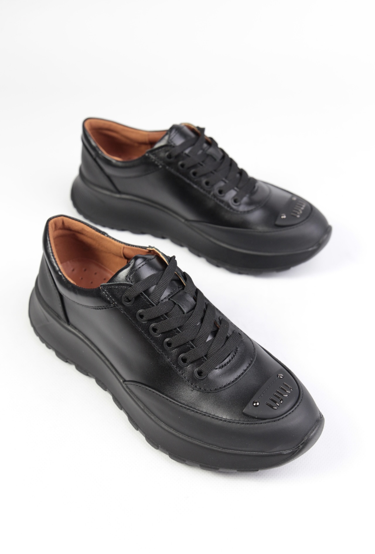 картинка Кроссовки кожаные Benito от магазина Pratik