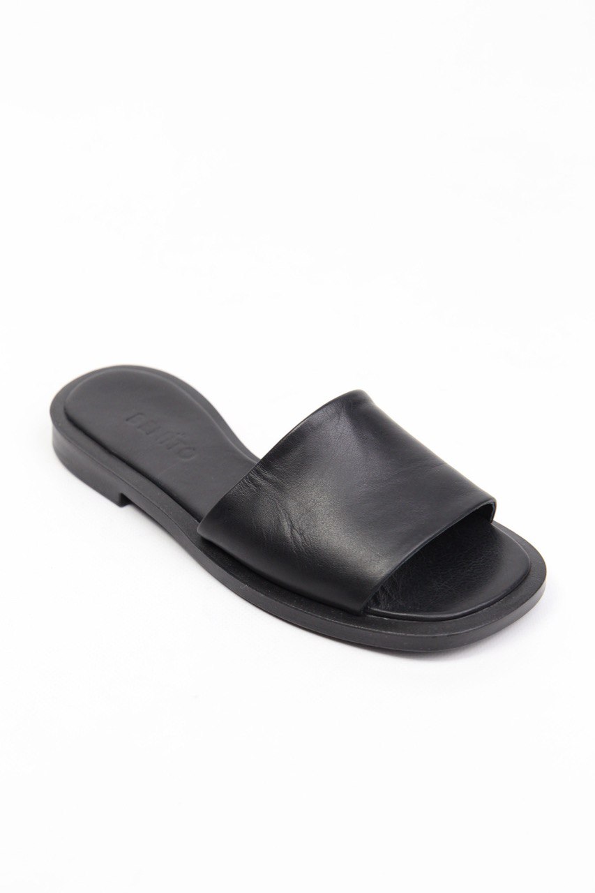 картинка Шлепанцы кожаные Benito от магазина Pratik