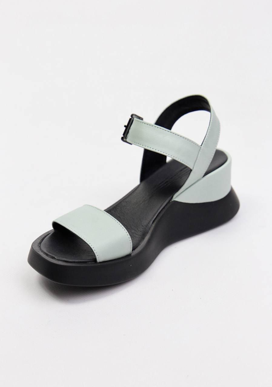 картинка Босоножки кожаные Benito от магазина Pratik