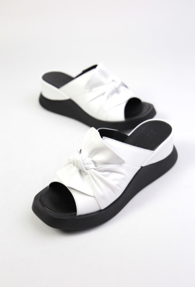 Шлепанцы кожаные Benito 0083/06 new- фото 1 - интернет-магазин обуви Pratik