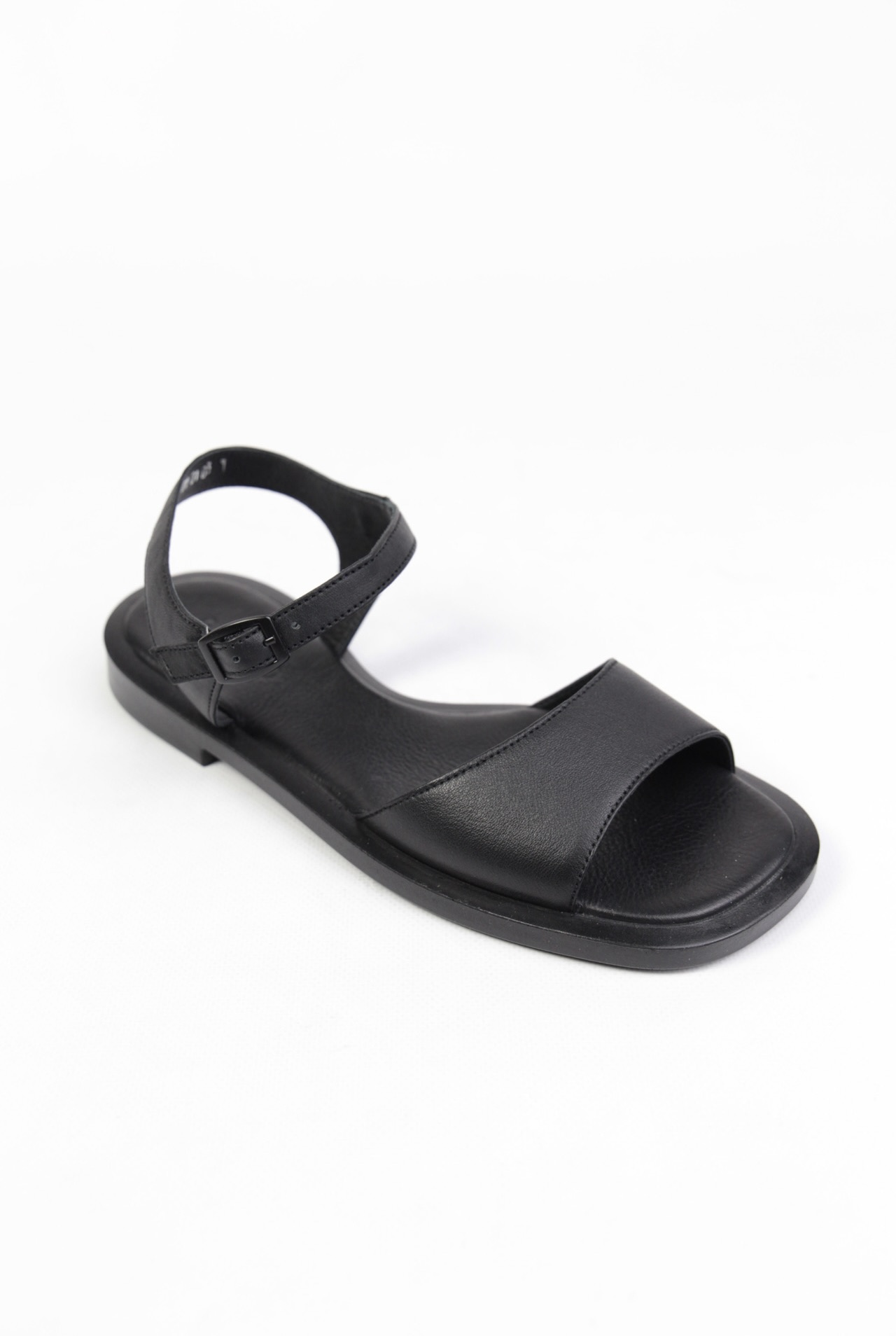 картинка Сандалии кожаные Benito от магазина Pratik