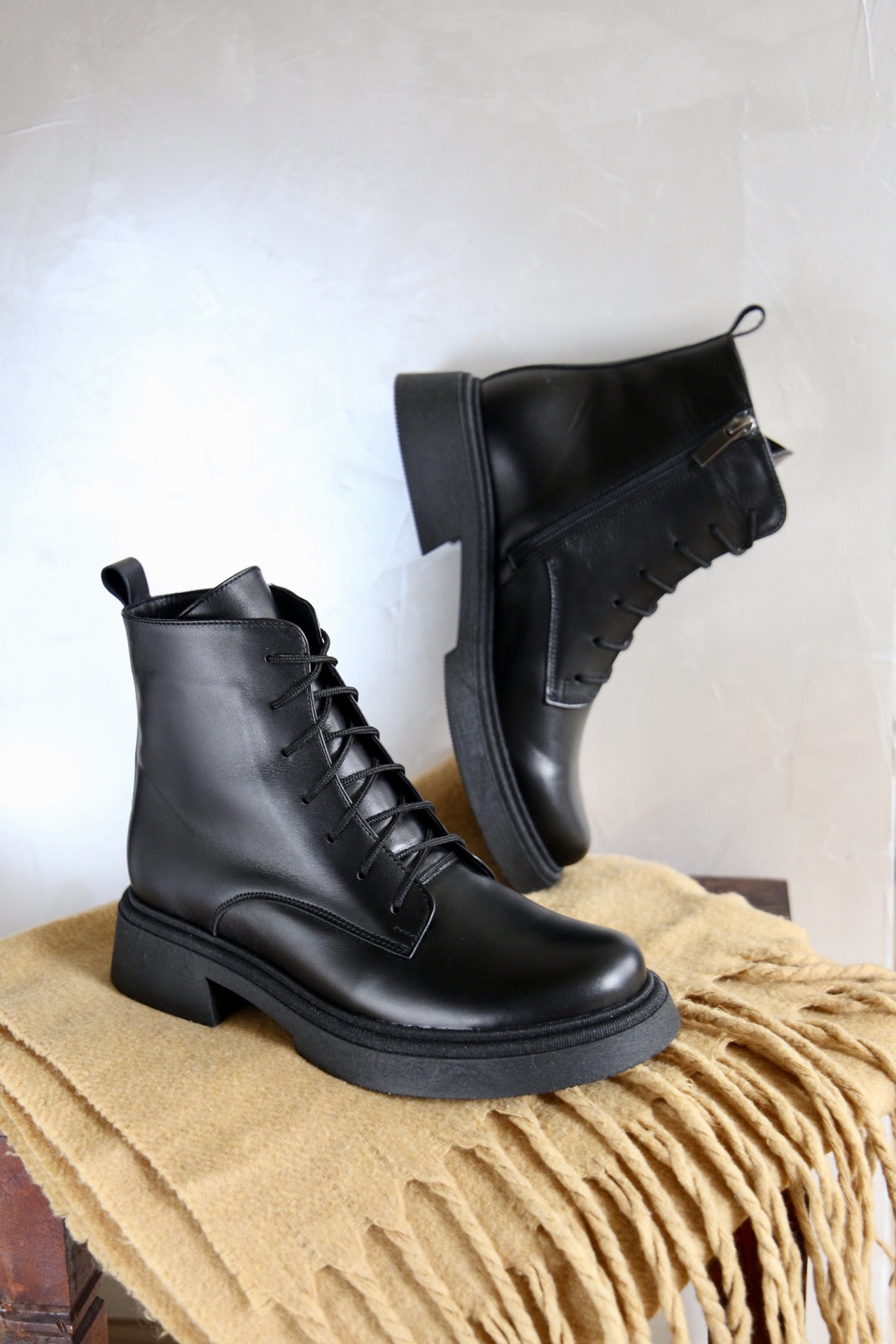 картинка Ботинки кожаные Benito от магазина Pratik