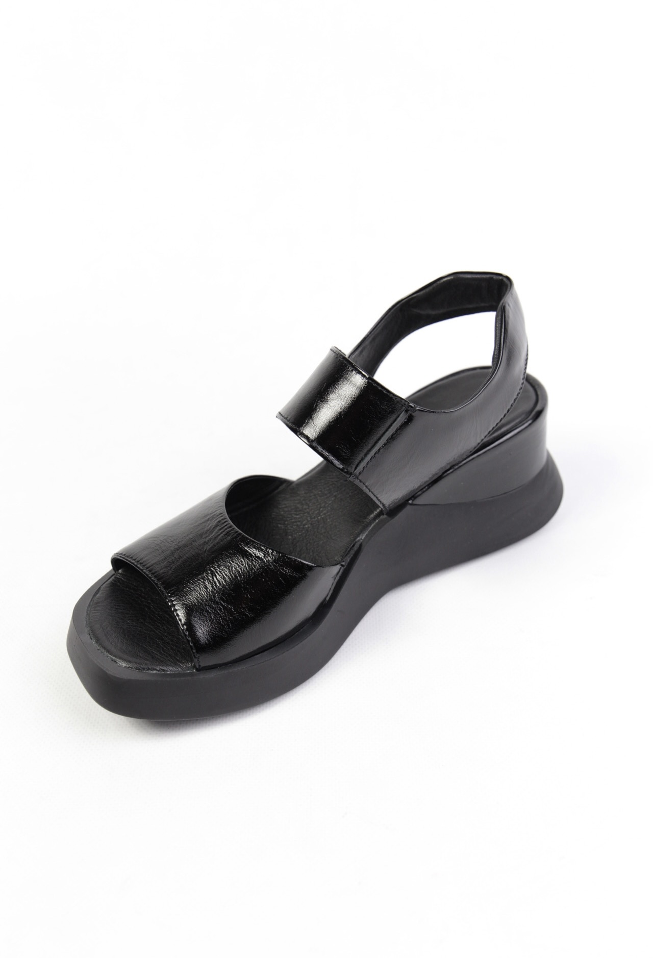 картинка Босоножки кожаные Benito от магазина Pratik