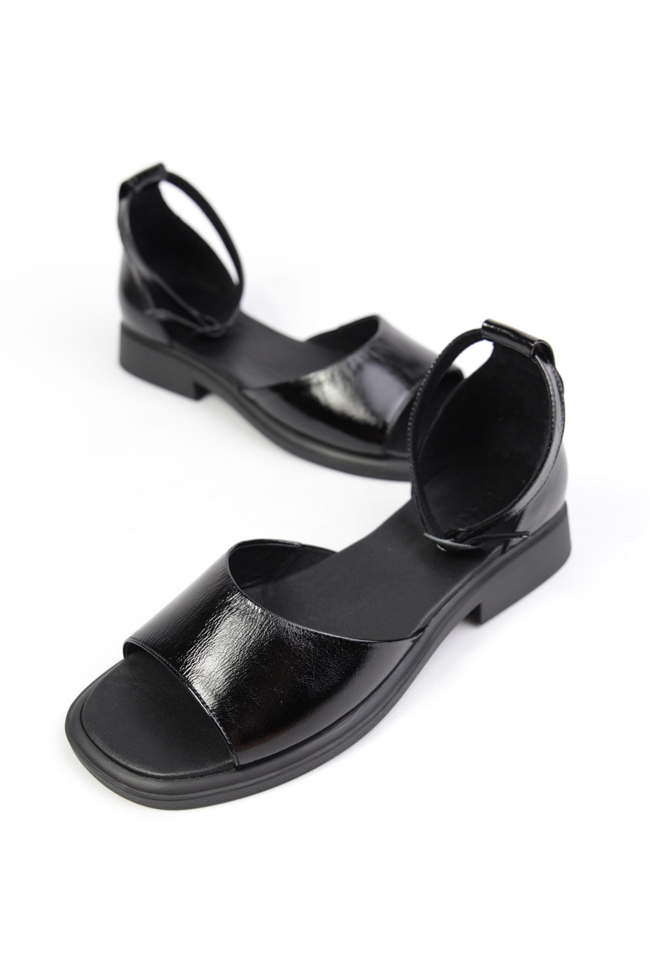 картинка Сандалии кожаные Benito от магазина Pratik