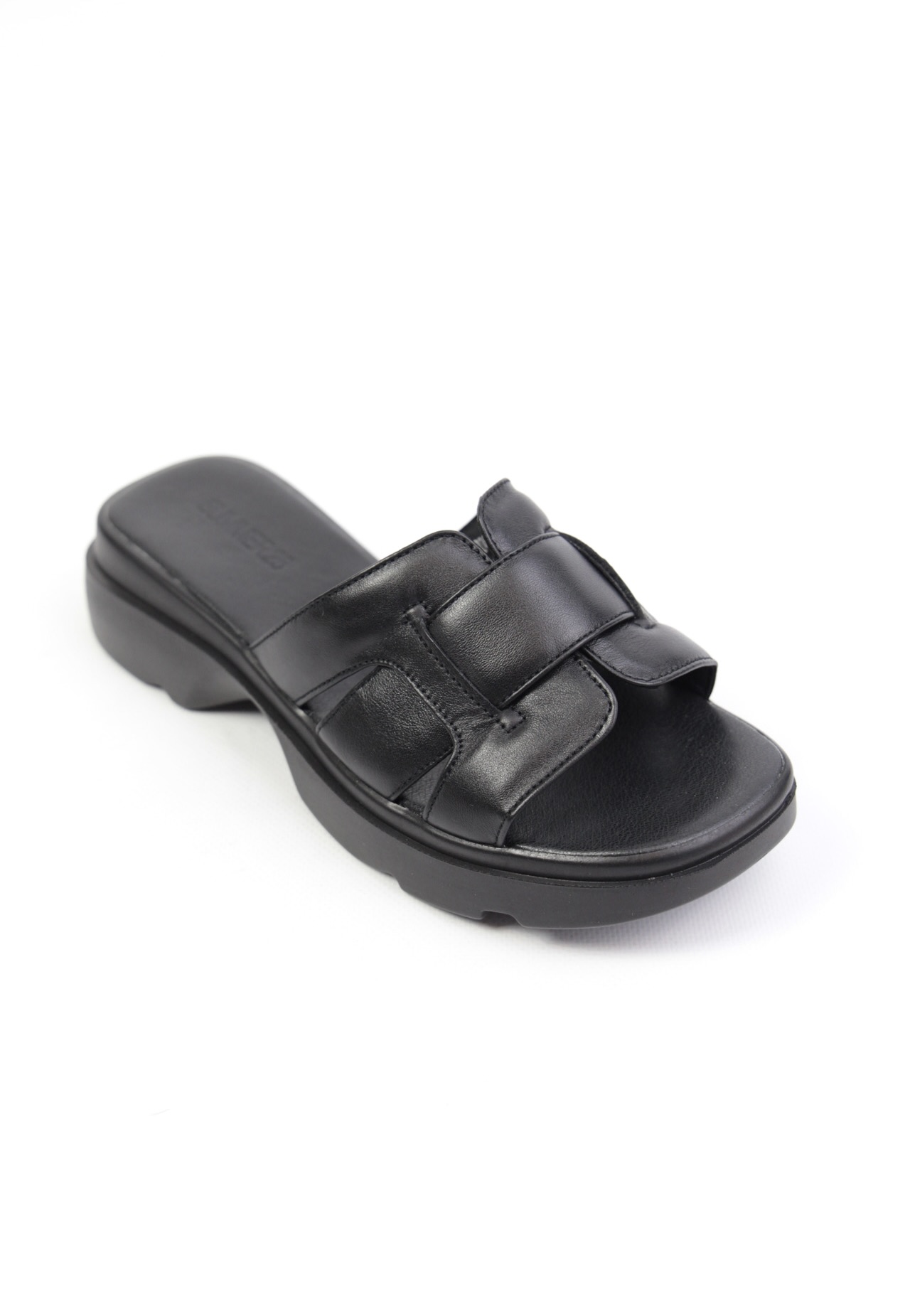 картинка Шлепанцы кожаные Benito от магазина Pratik