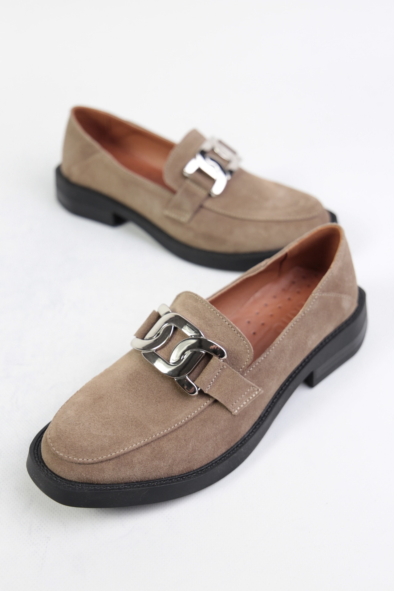 картинка Лоферы замшевые Benito от магазина Pratik