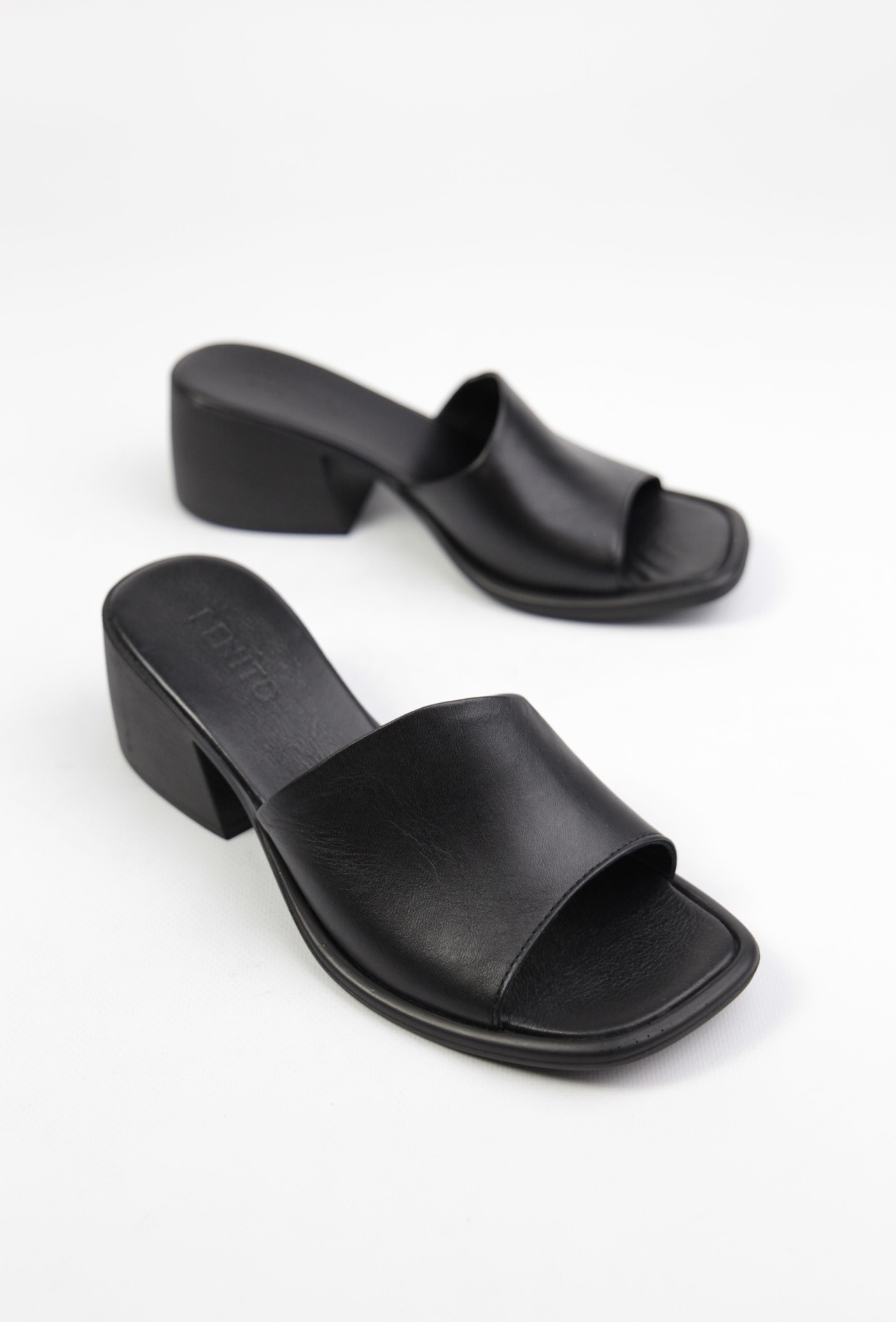 картинка Сабо кожаные Benito от магазина Pratik