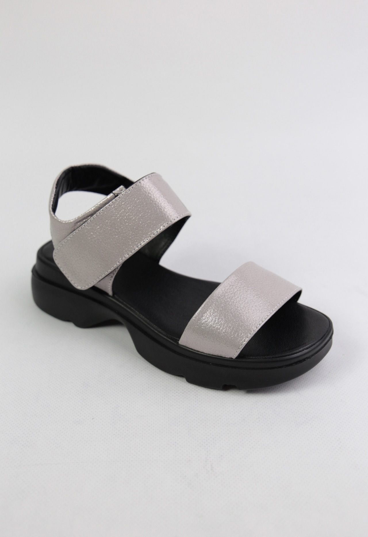 картинка Босоножки кожаные Benito от магазина Pratik