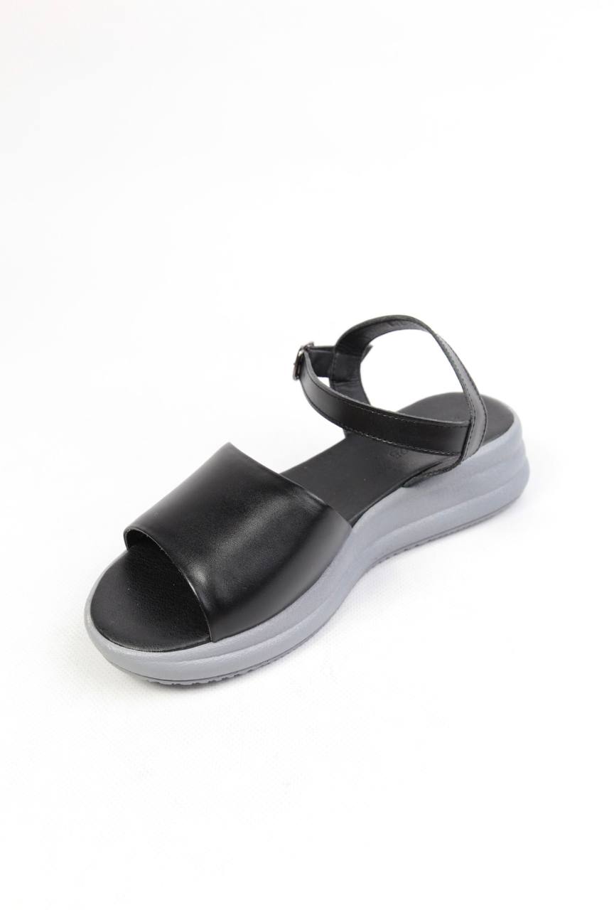 картинка Босоножки кожаные Benito от магазина Pratik