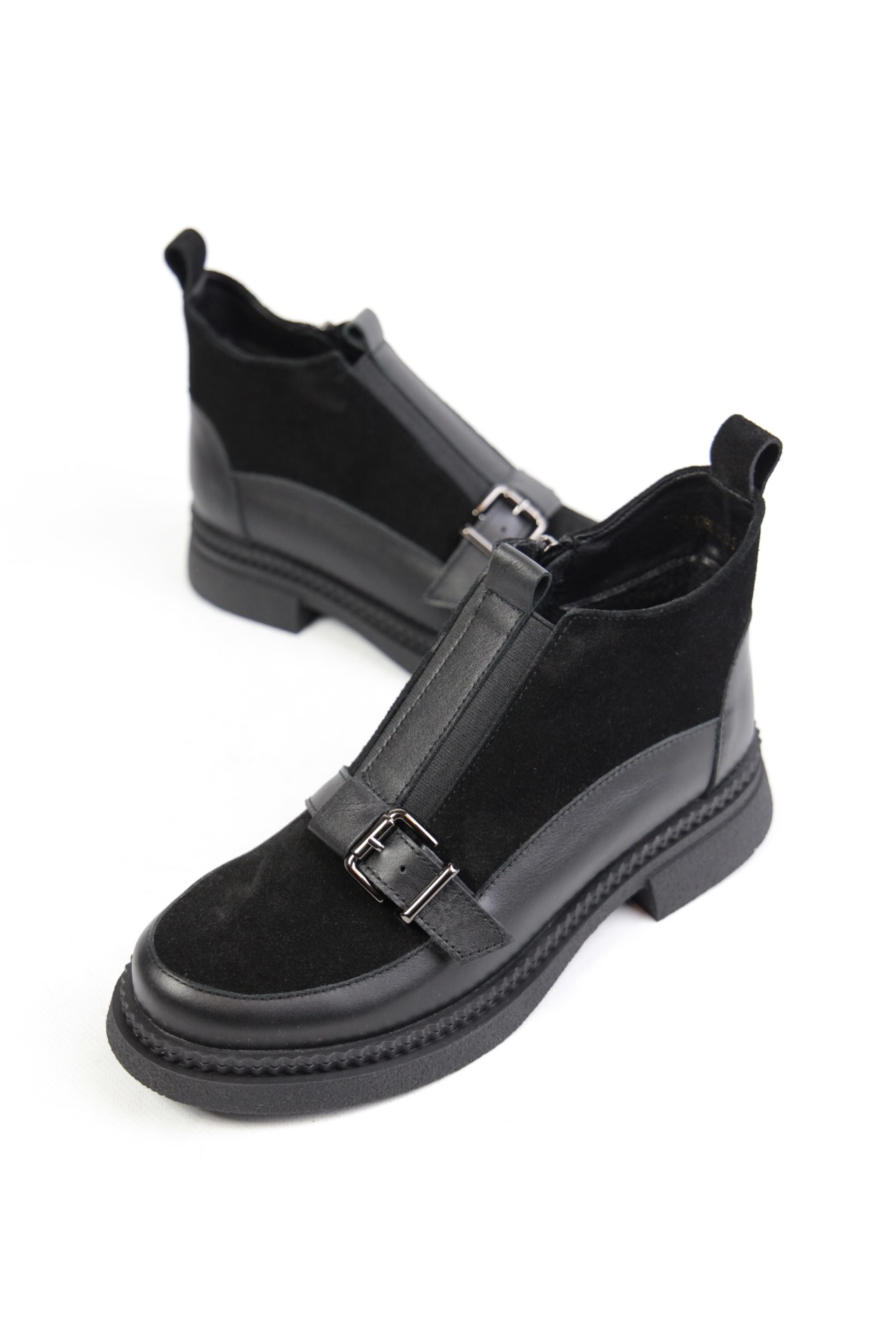 картинка Ботинки замшевые Benito от магазина Pratik