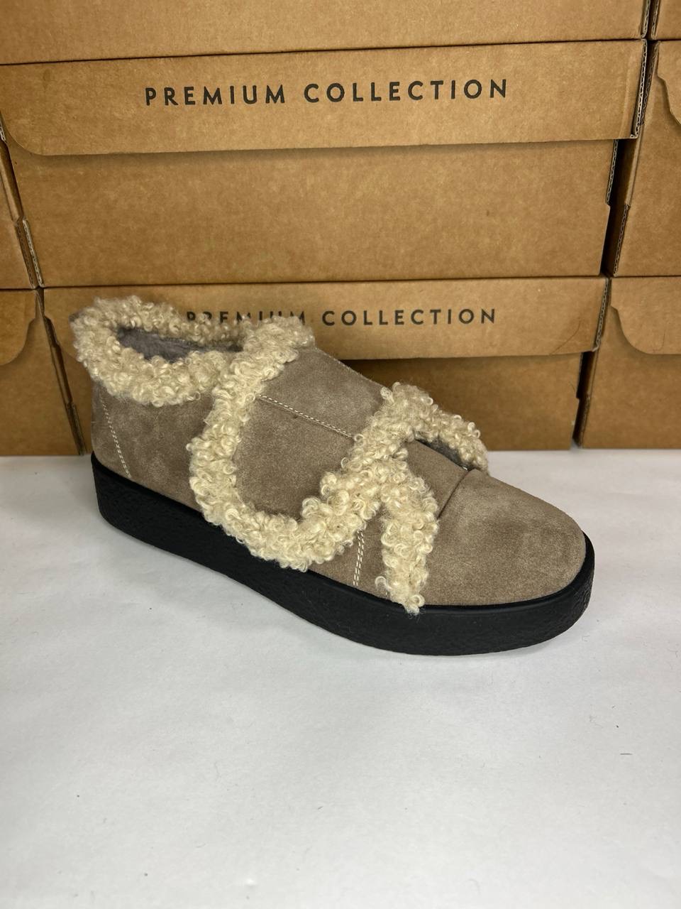 картинка Ботинки замшевые Benito от магазина Pratik