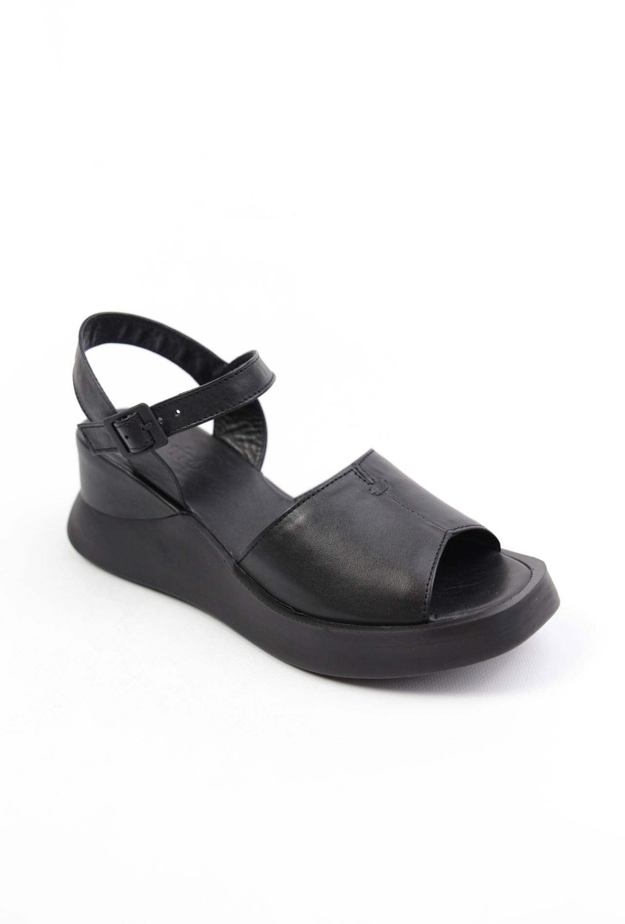 картинка Босоножки кожаные Benito от магазина Pratik