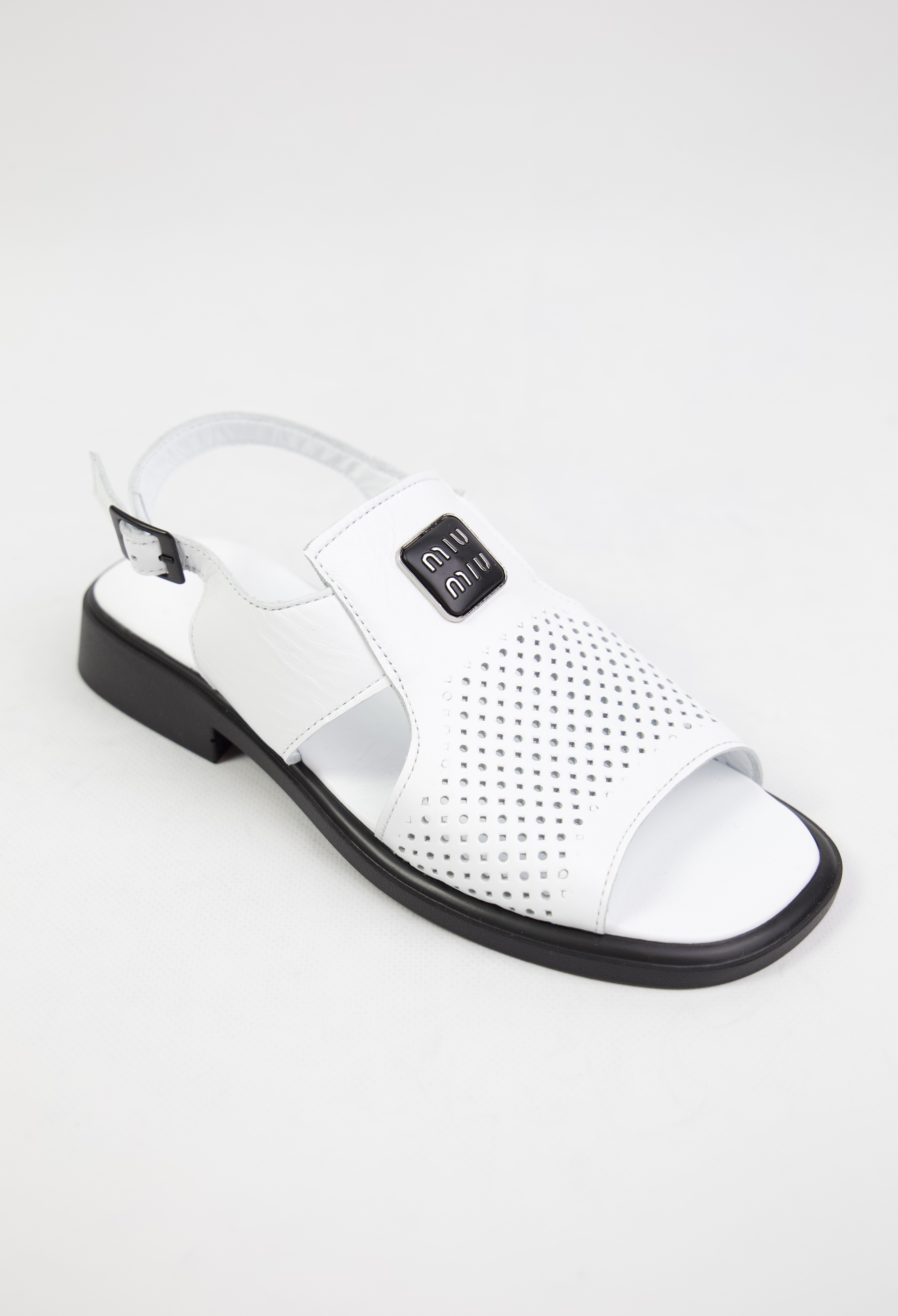 картинка Сандалии кожаные Benito от магазина Pratik