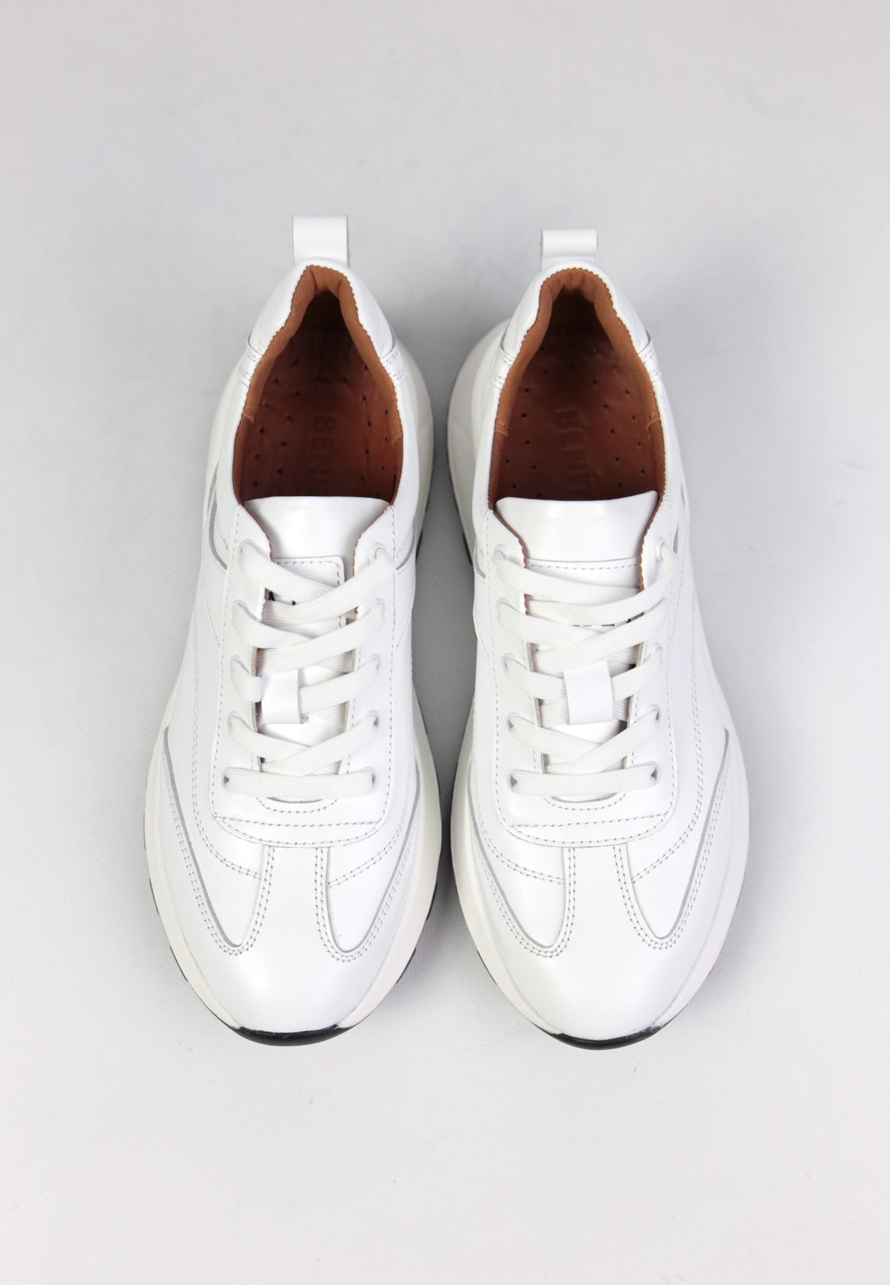 картинка Кроссовки кожаные Benito от магазина Pratik