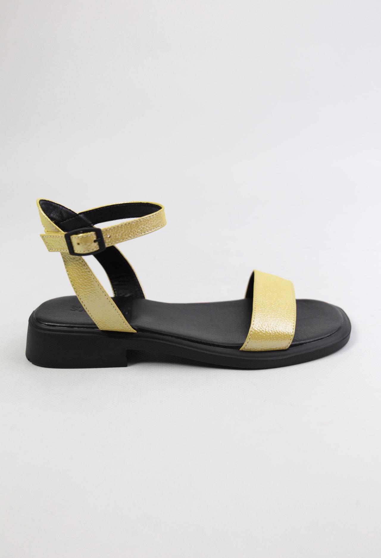 картинка Сандалии кожаные Benito от магазина Pratik