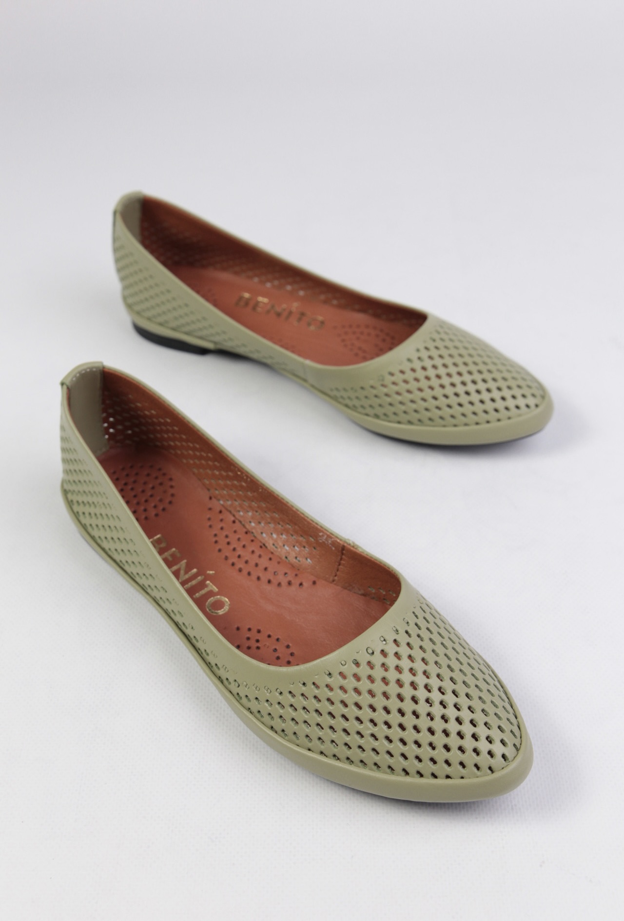 картинка Балетки кожаные Benito от магазина Pratik