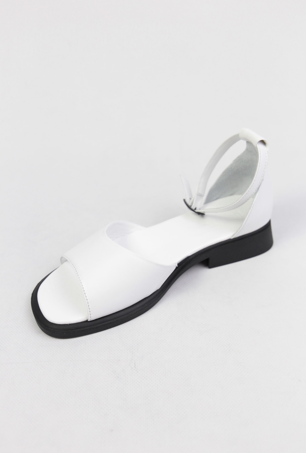 картинка Сандалии кожаные Benito от магазина Pratik