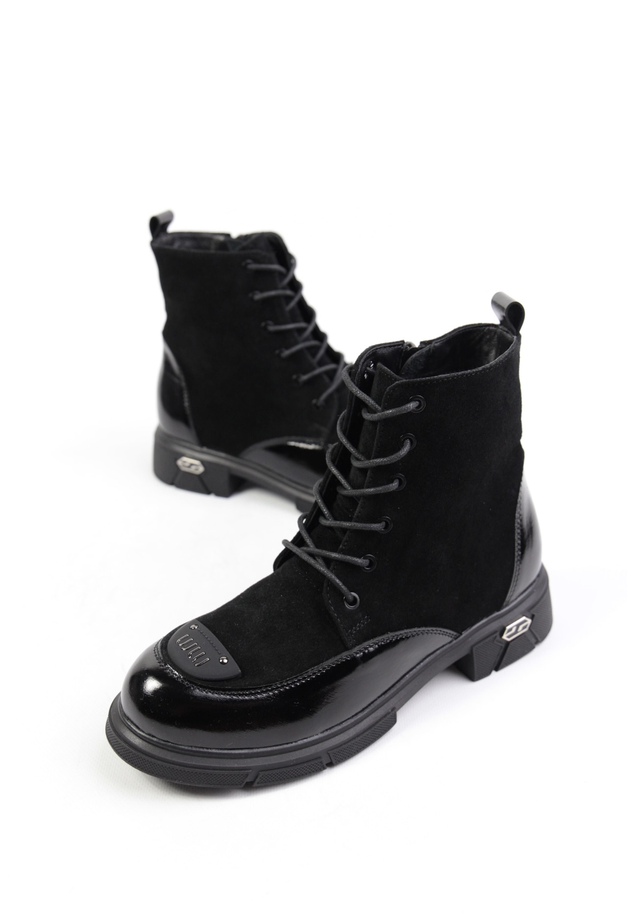 картинка Ботинки замшевые Benito от магазина Pratik