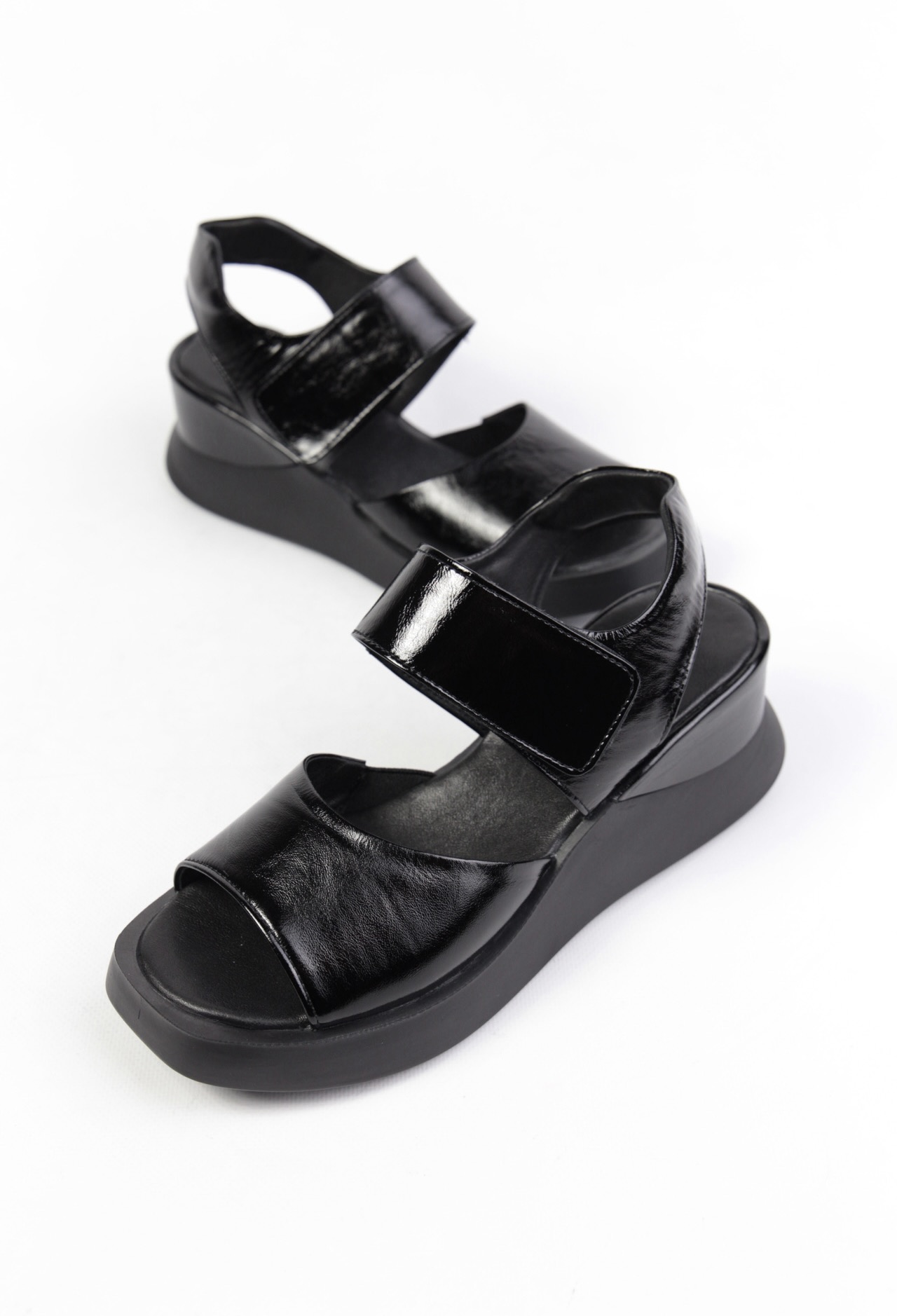 картинка Босоножки кожаные Benito от магазина Pratik