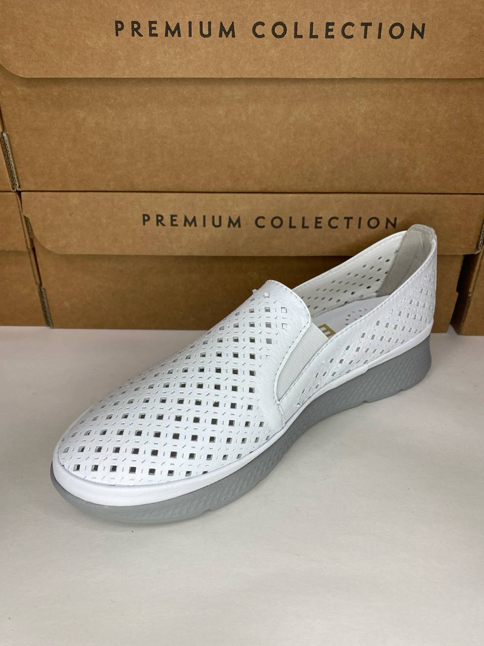 картинка Слипоны женские Benito от магазина Pratik