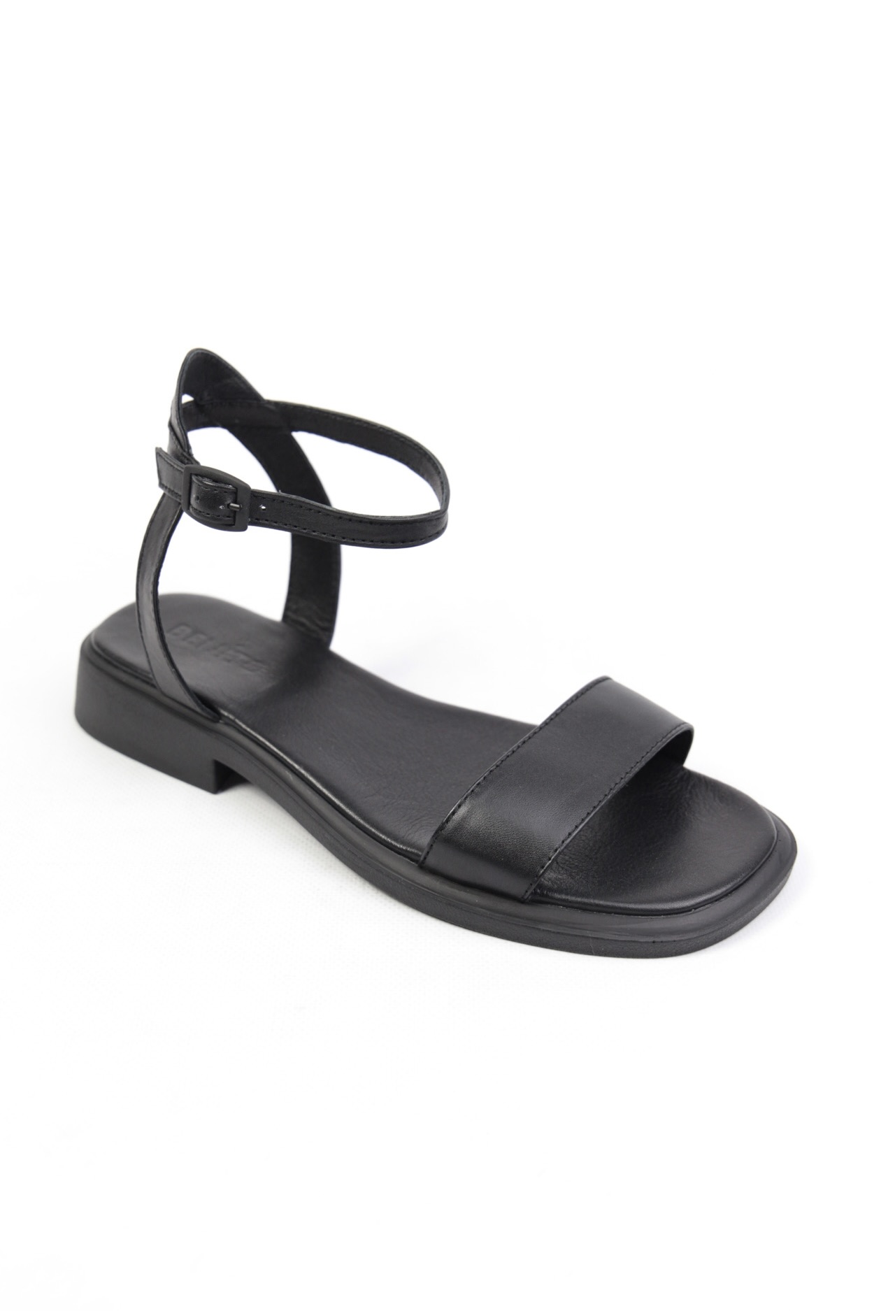 картинка Сандалии кожаные Benito от магазина Pratik